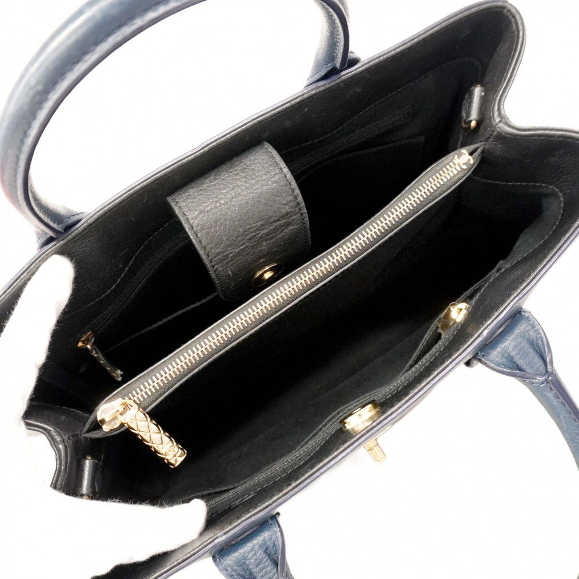 Neo Executive Tote Grained Calfskin Small