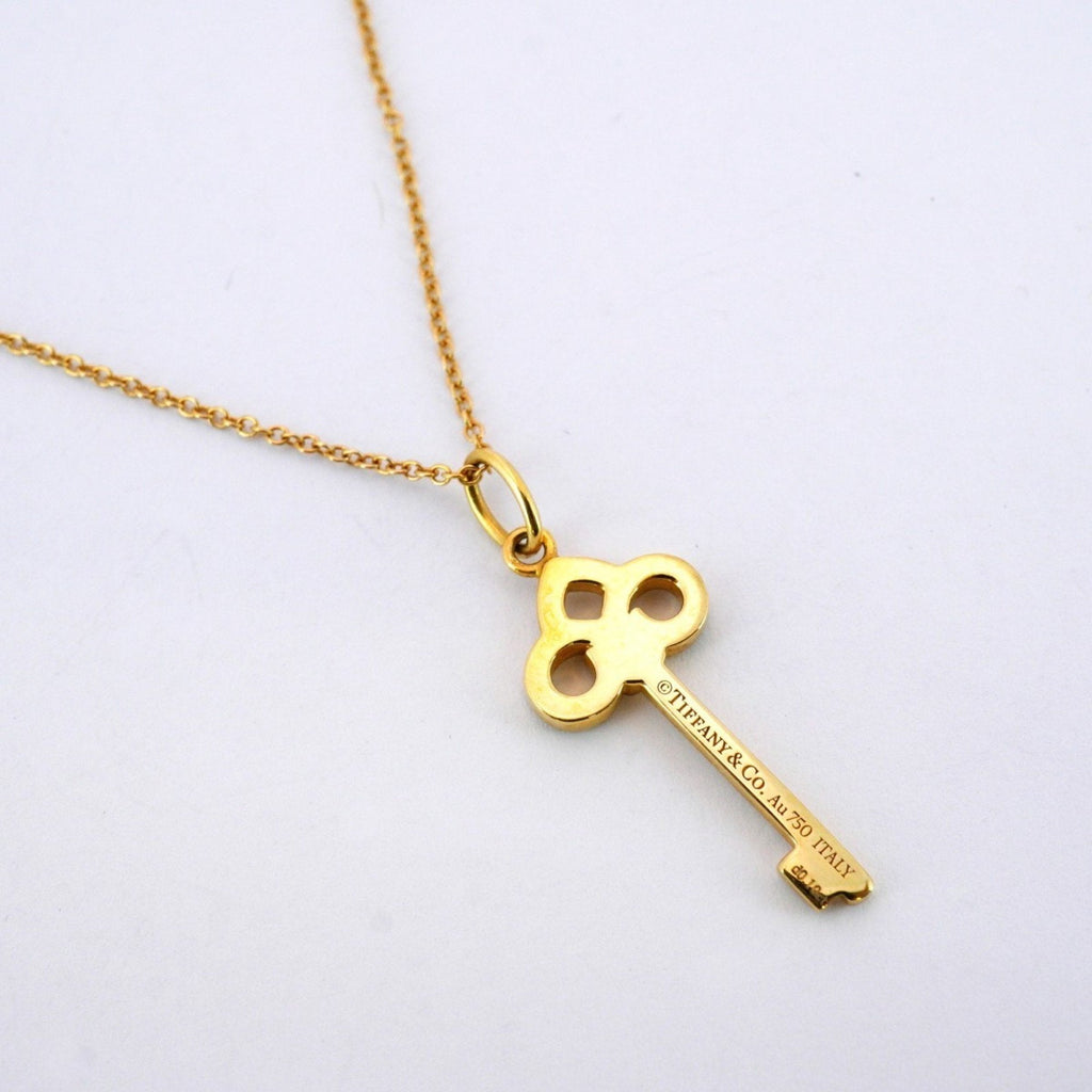 Fleur de Liskey Pendant Necklace 18K Yellow Gold With Diamond