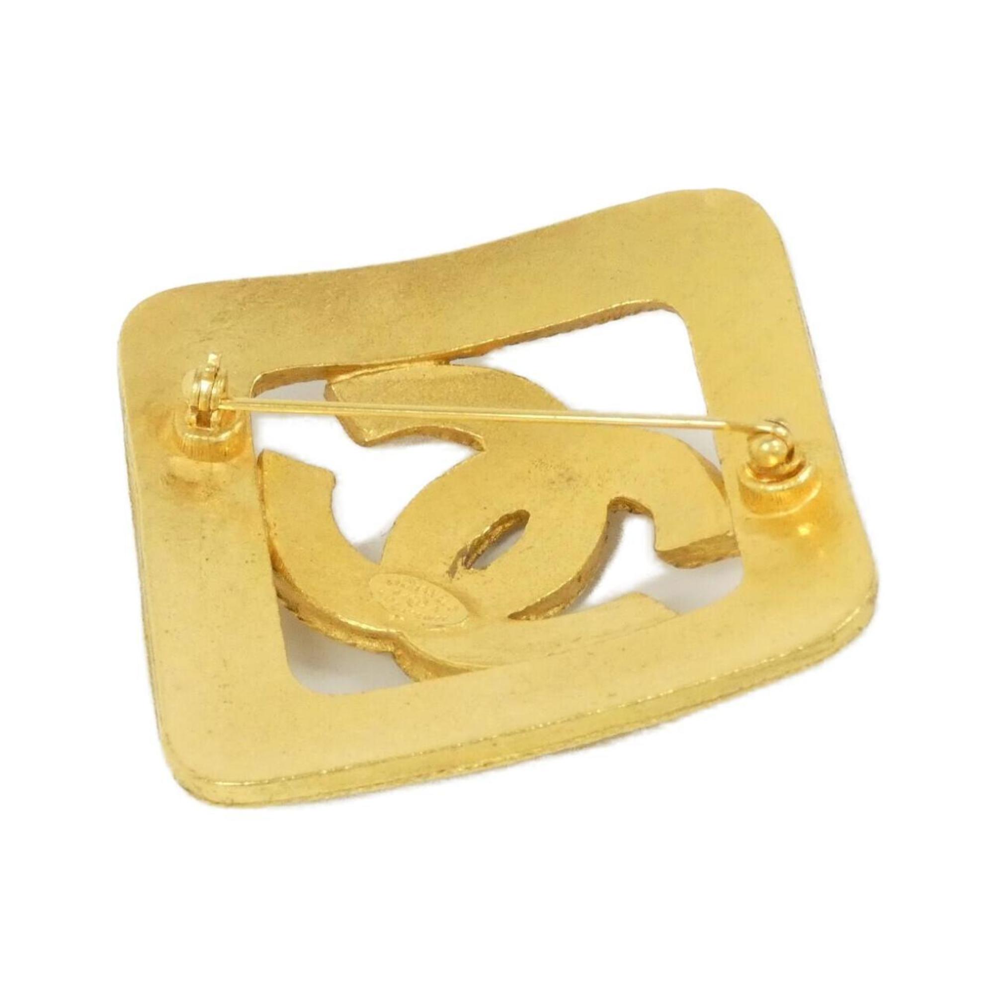 Vintage Brooch Gold