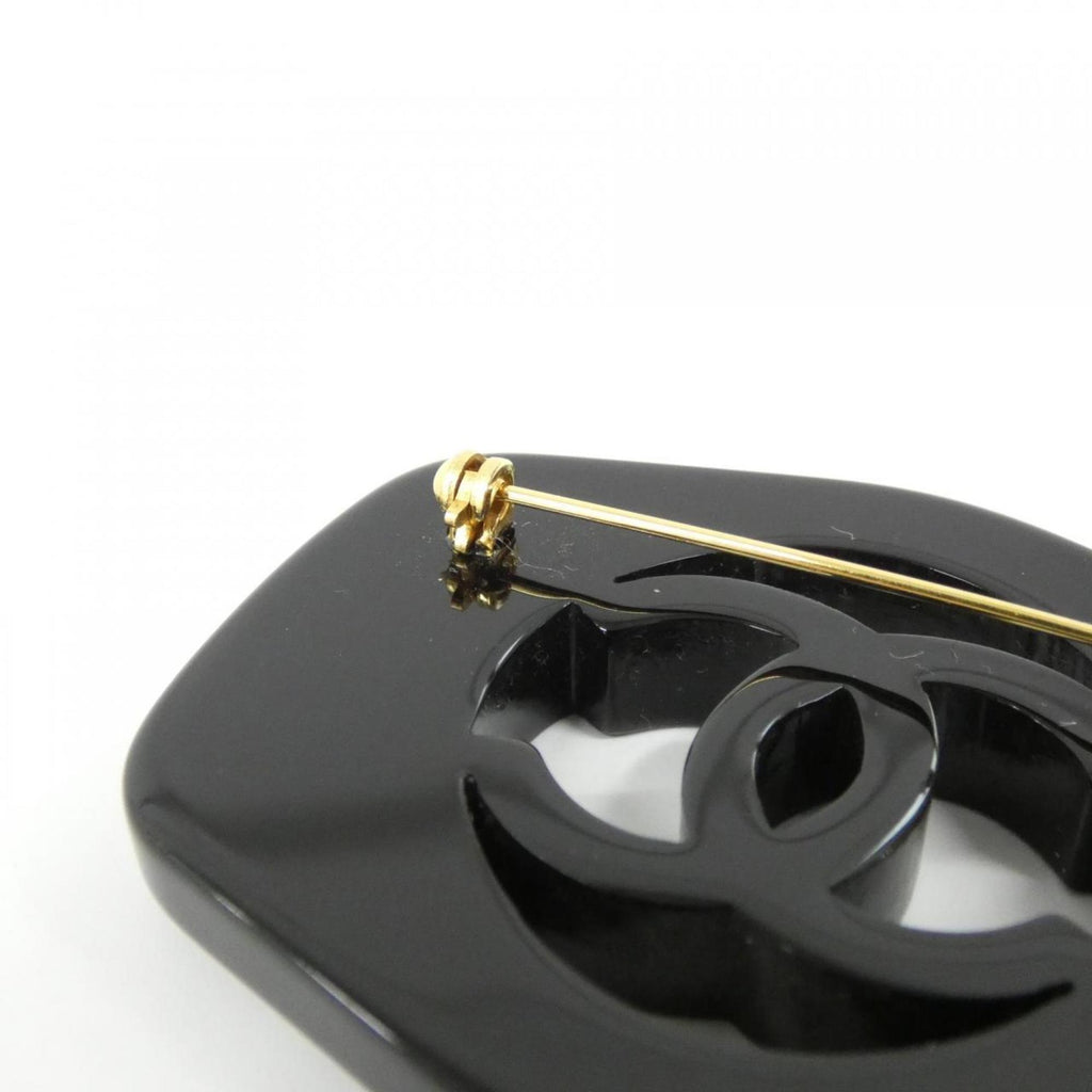 Brooch