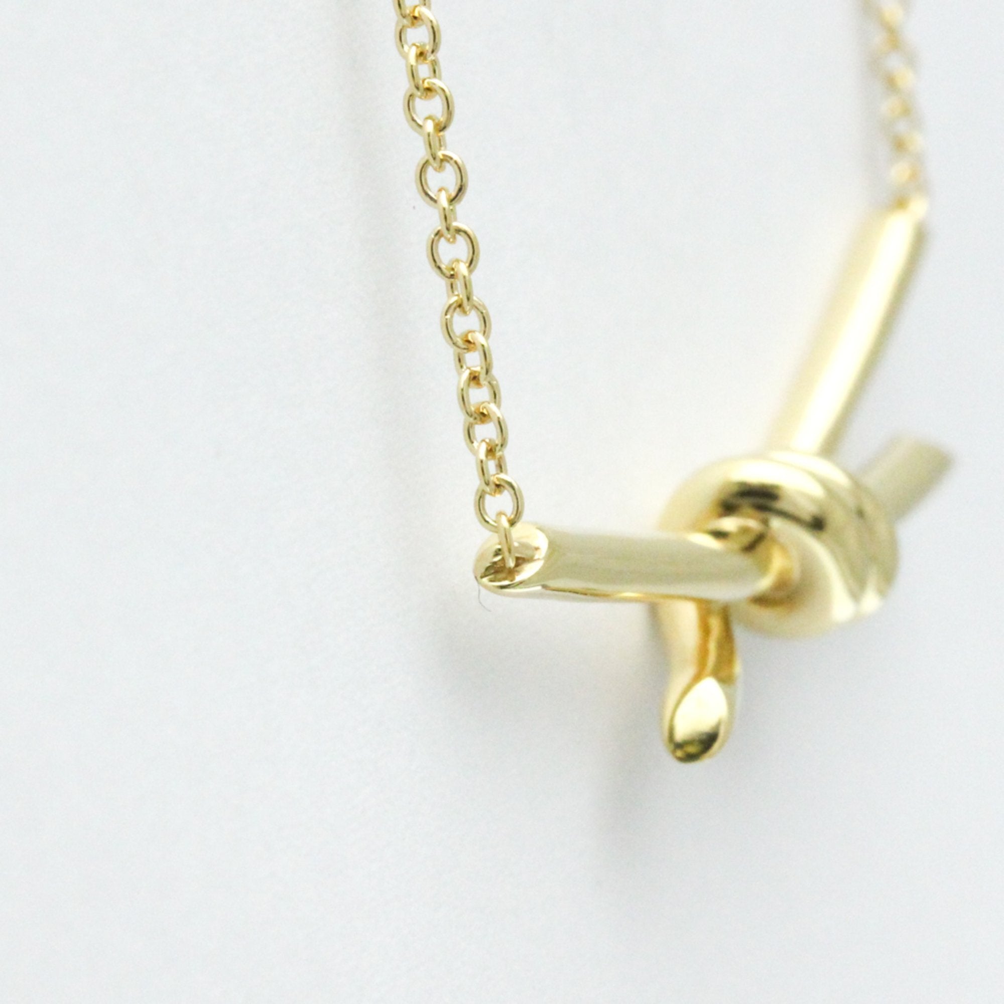 Knot Pendant Necklace 18K Yellow Gold