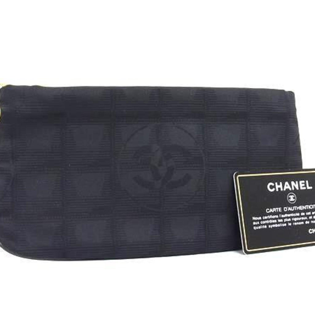 Travel Line Wallet on Chain Quilted Nylon