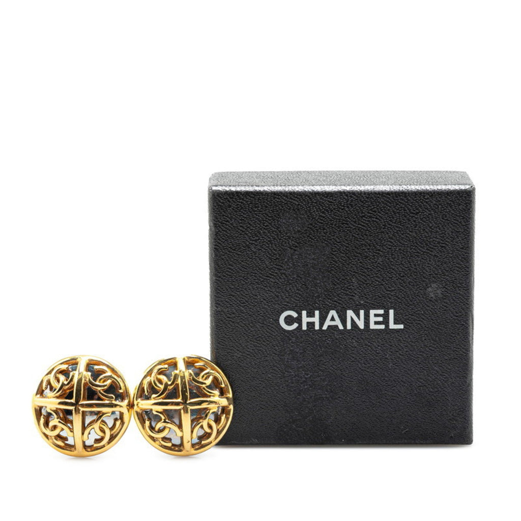 CC Logo Round Clip-On Earrings Metal Gold-Tone Metal