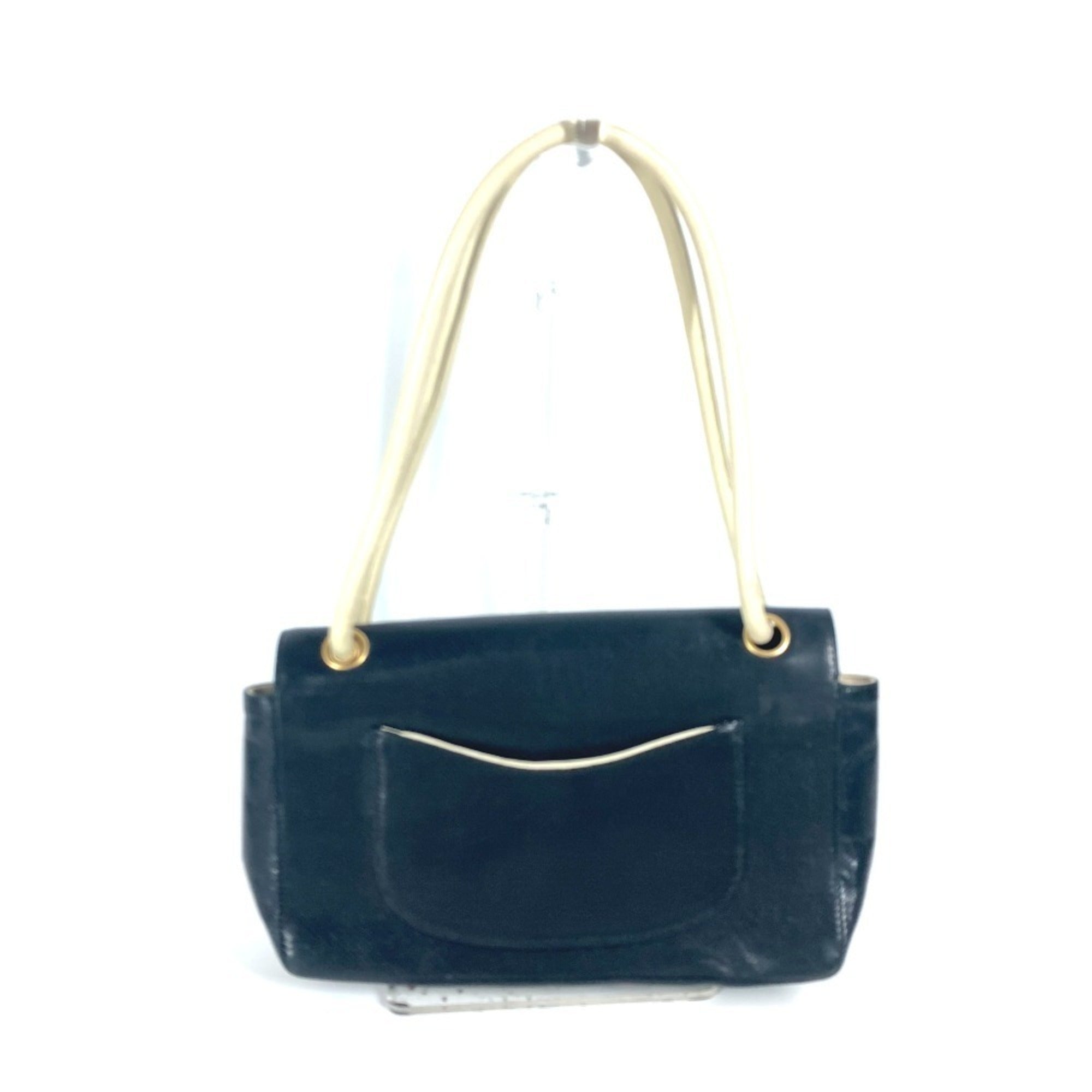 Vintage CC Flap Shoulder Bag Caviar Medium