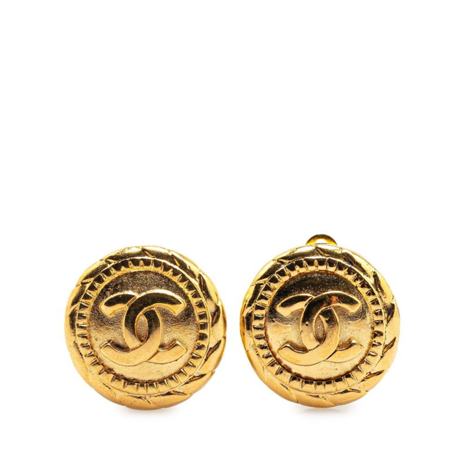 CC Logo Round Clip-On Earrings Metal Gold-Tone Metal