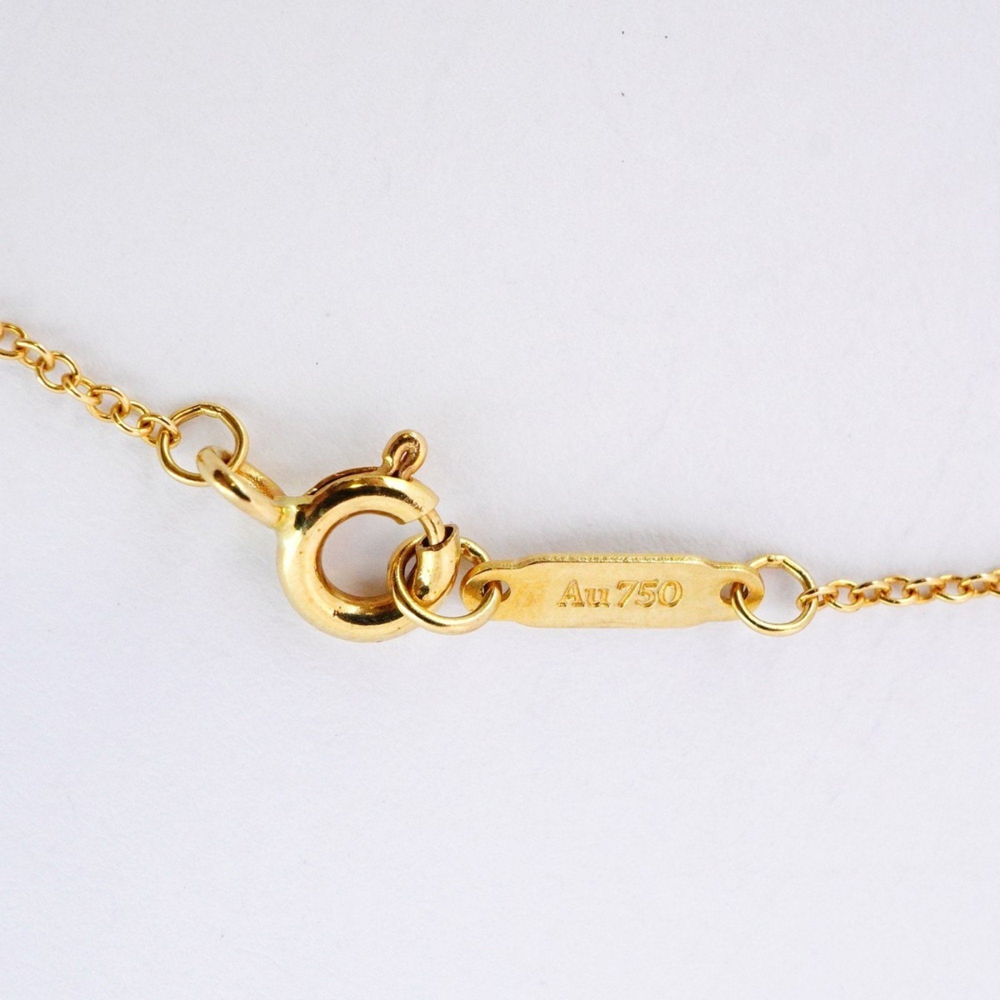 Fleur de Liskey Pendant Necklace 18K Yellow Gold With Diamond