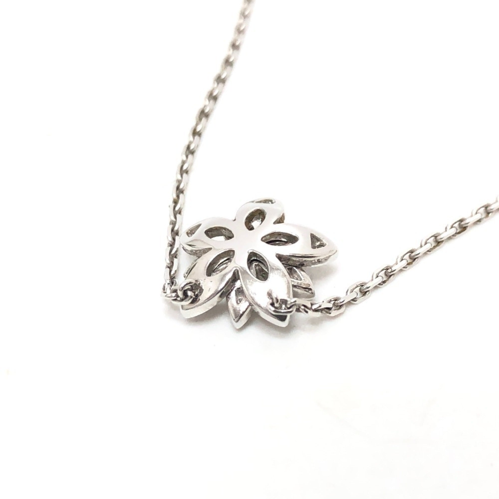 Lotus Pendant Necklace 18K White Gold with Diamond