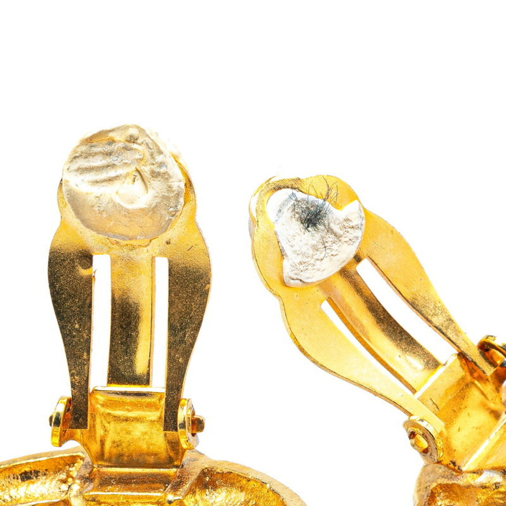 CC Logo Round Clip-On Earrings Metal Gold-Tone Metal