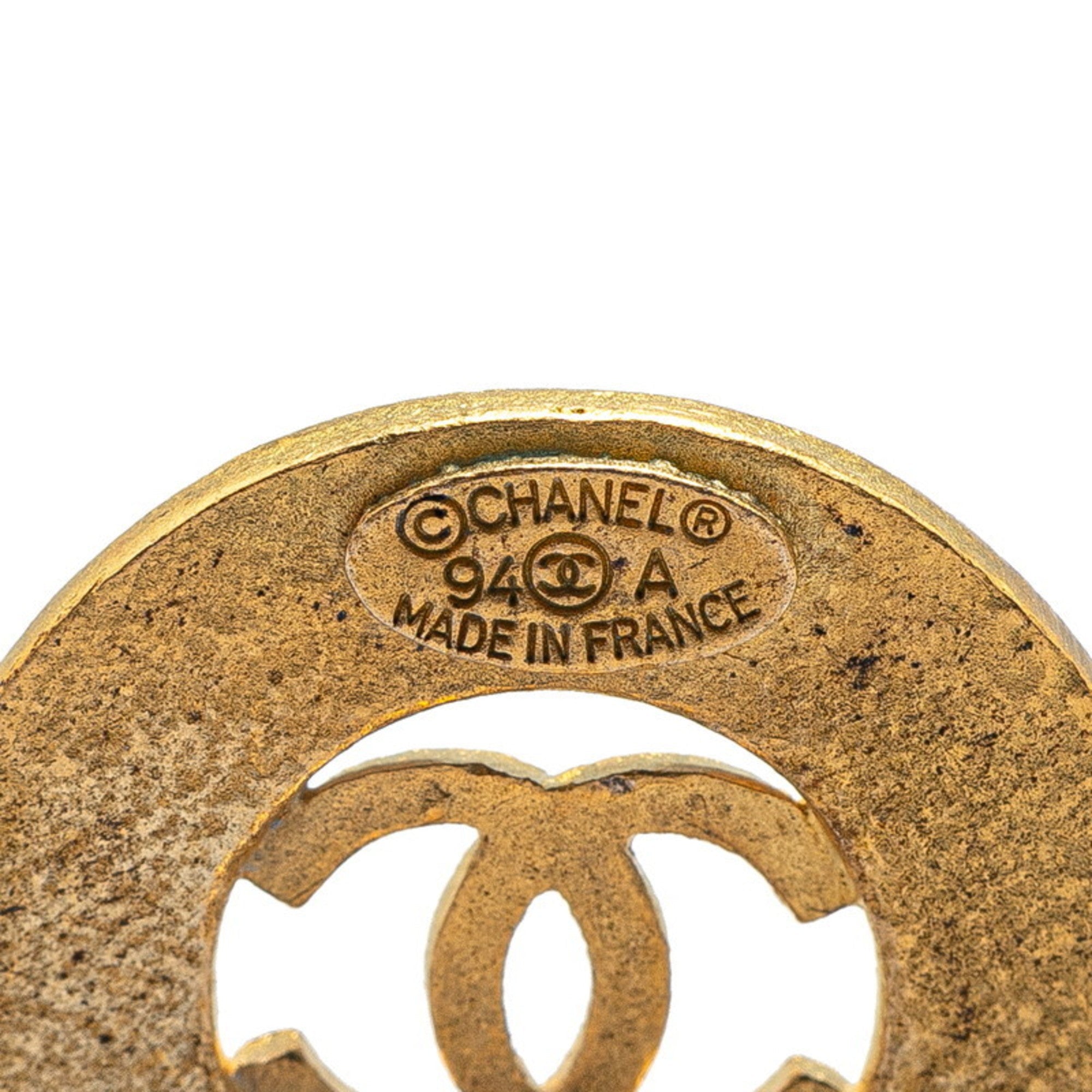 CC Logo Clip-On Earrings Metal Gold-Tone Metal