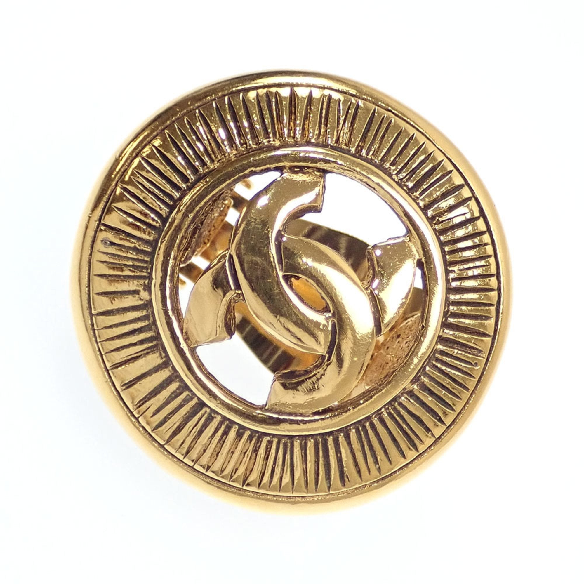 CC Logo Clip-On Earrings Metal Gold-Tone Metal