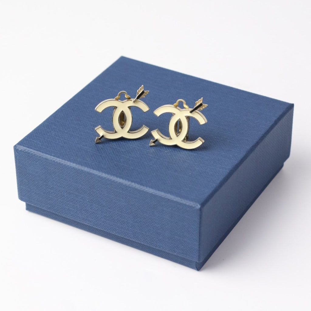 CC Logo Clip-On Earrings Metal Gold-Tone Metal
