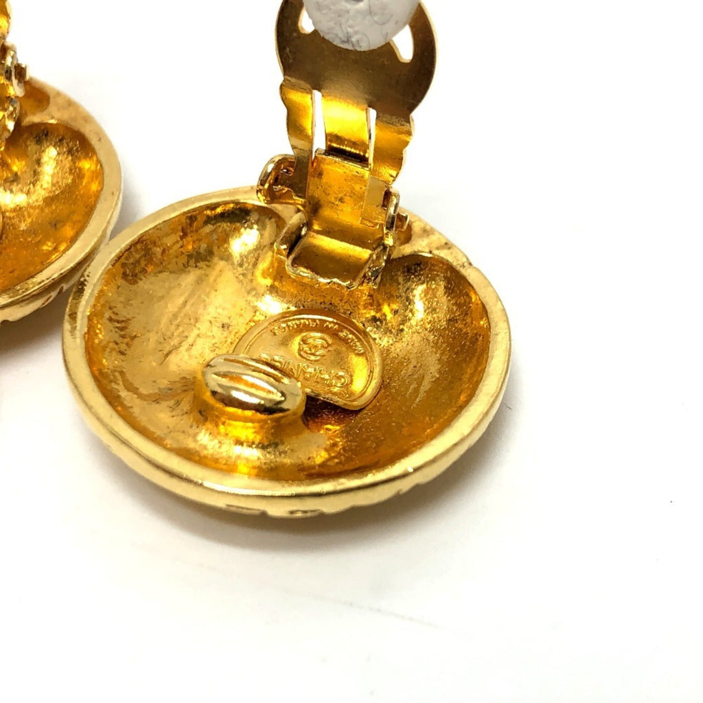 Vintage Clip-On Earrings Clip-On Gold-Tone Metal