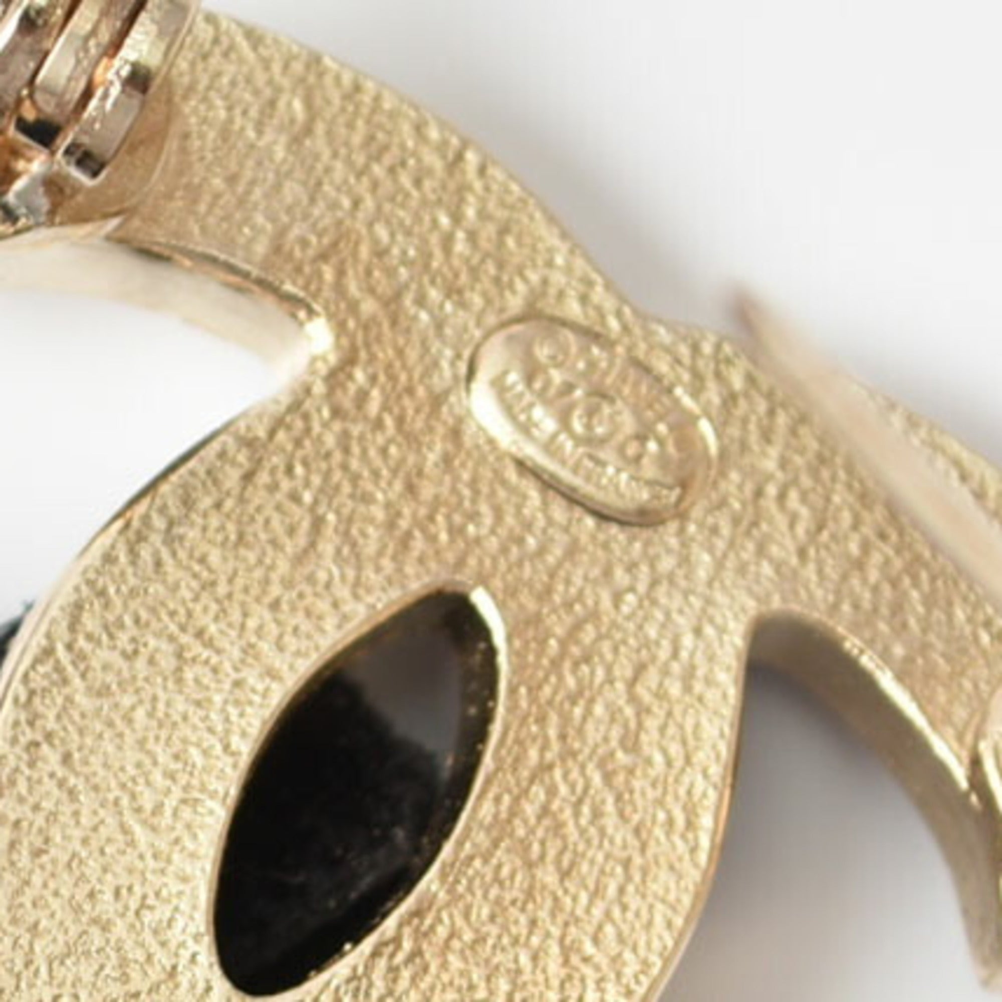 Brooch Metal Gold