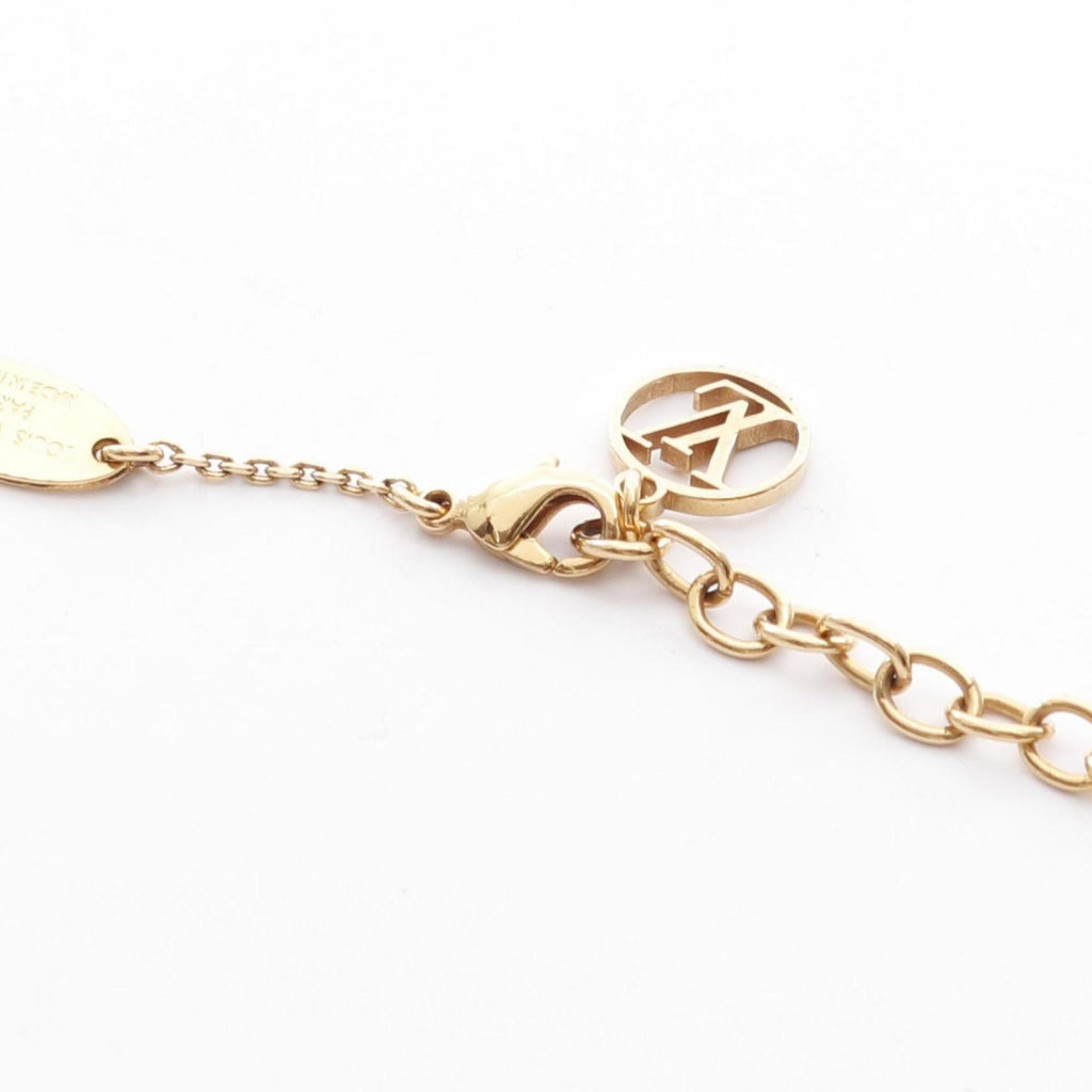 LV&ME N Initial Pendant Necklace Gold