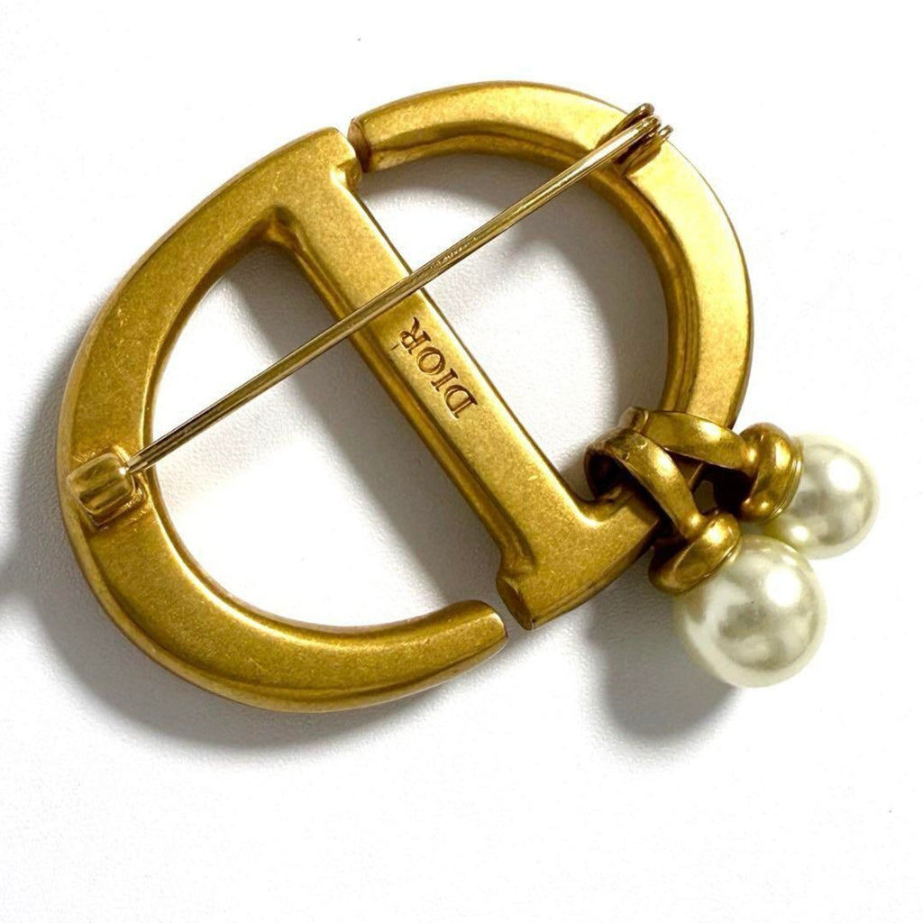 Brooch Metal