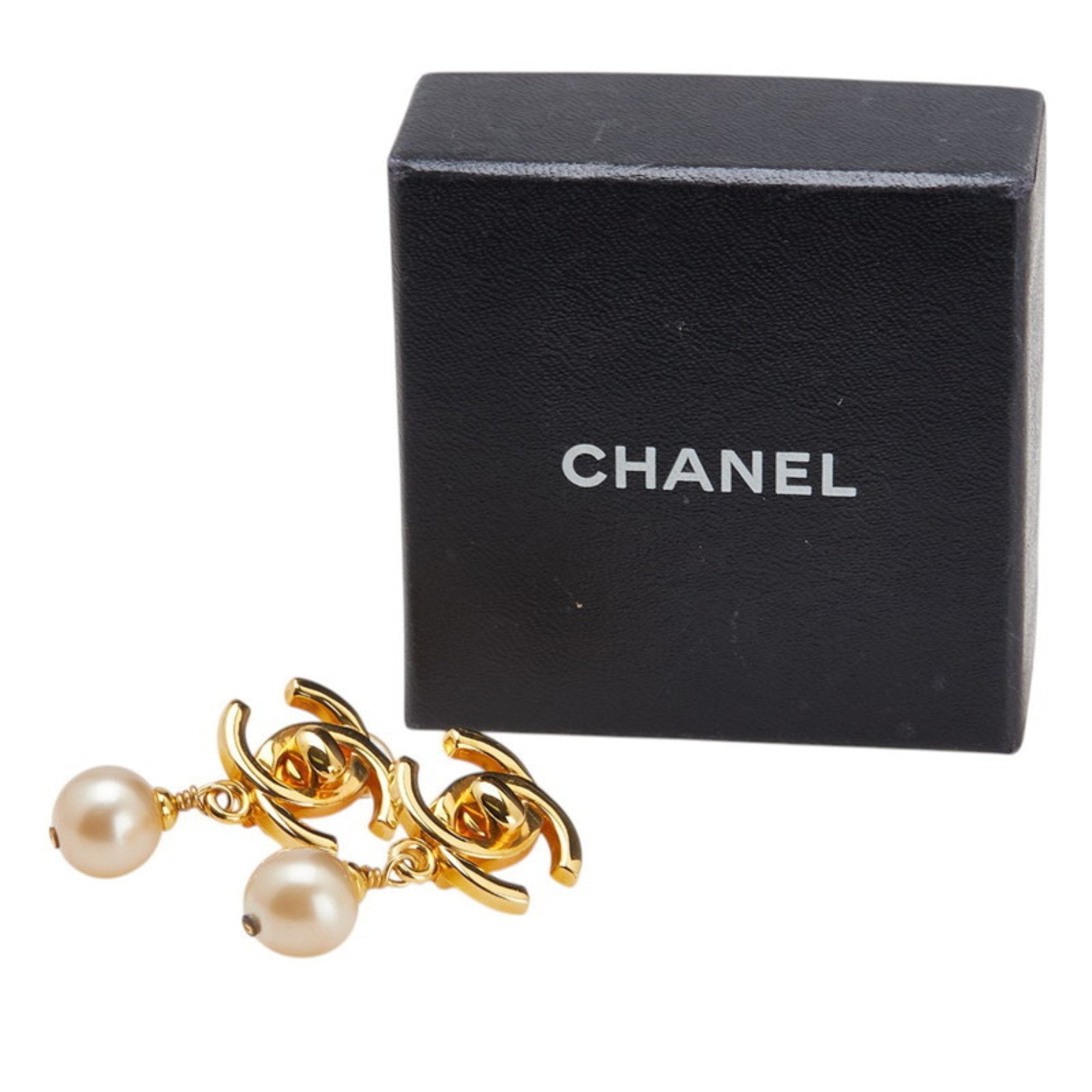 CC Logo Turnlock Clip-On Earrings Metal Gold-Tone Metal