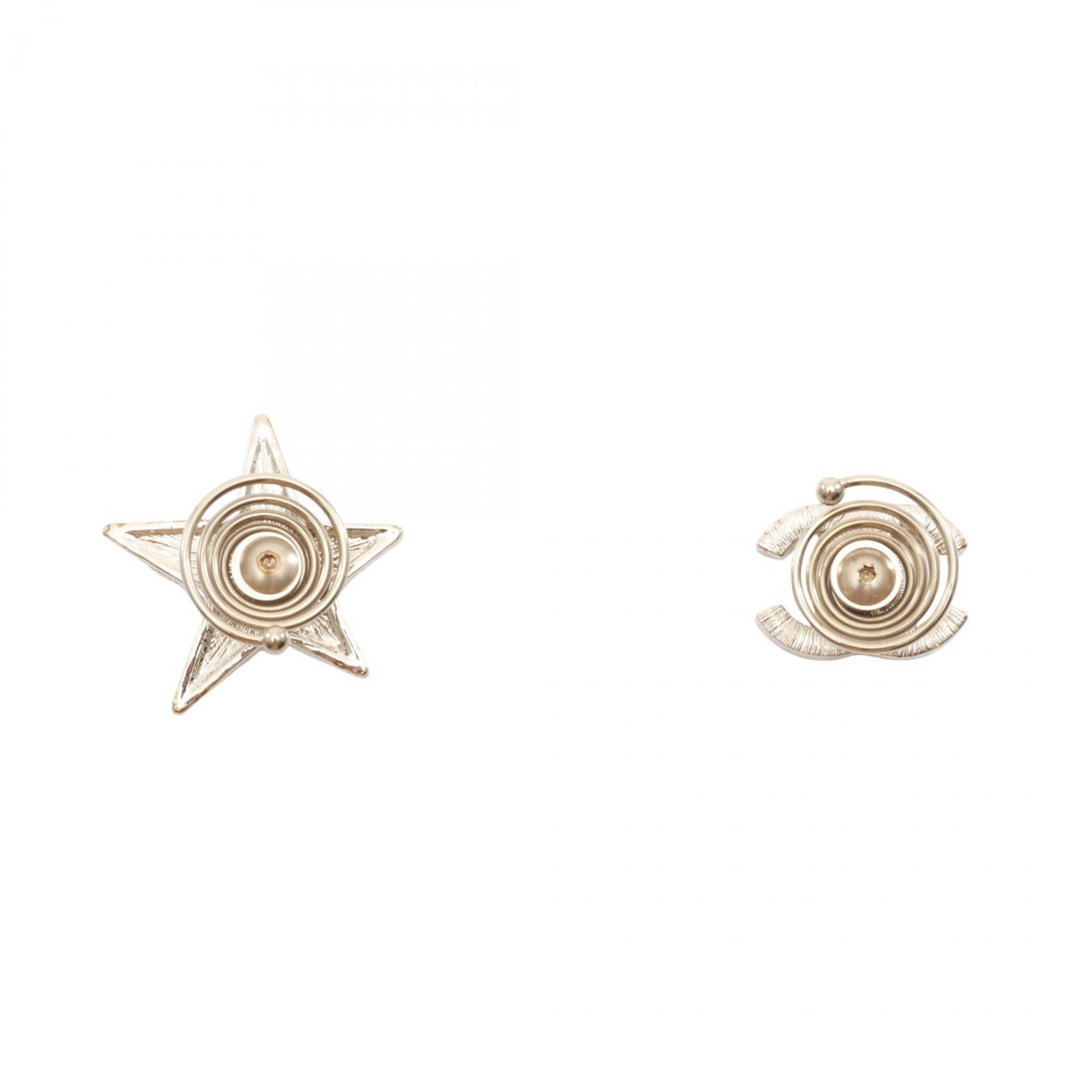 CC Logo Star Brooch Metal