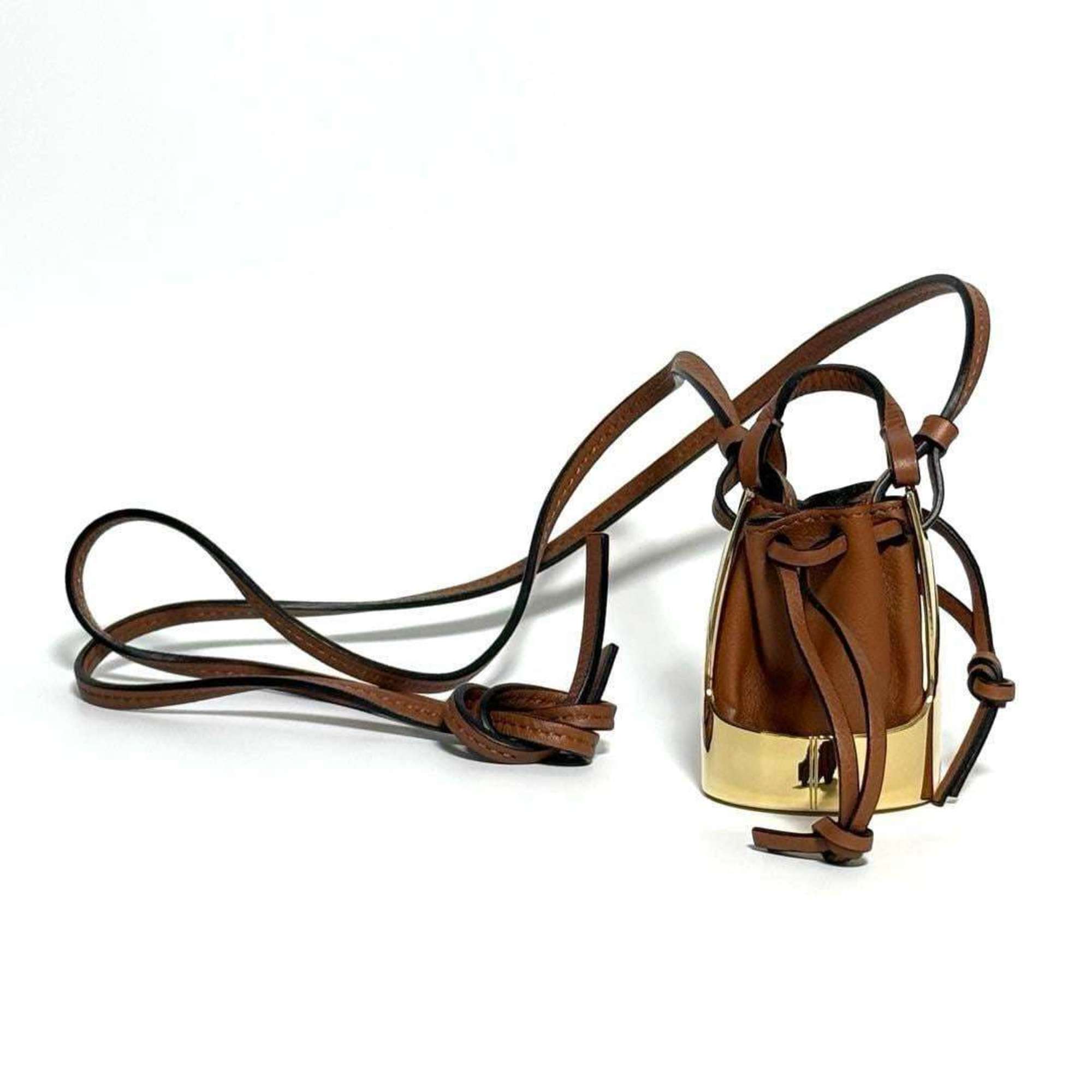Pendant Necklace Leather and Metal