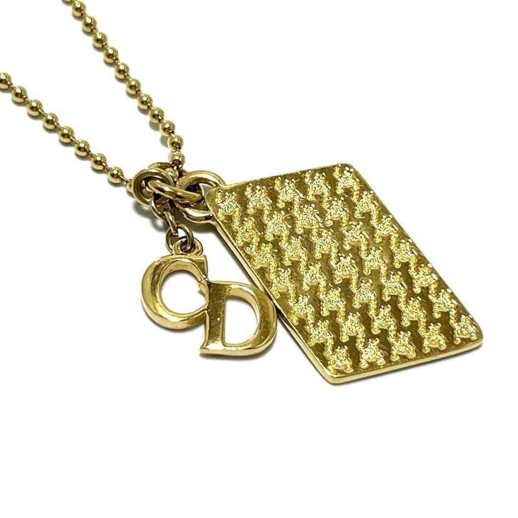 Pendant Necklace Metal