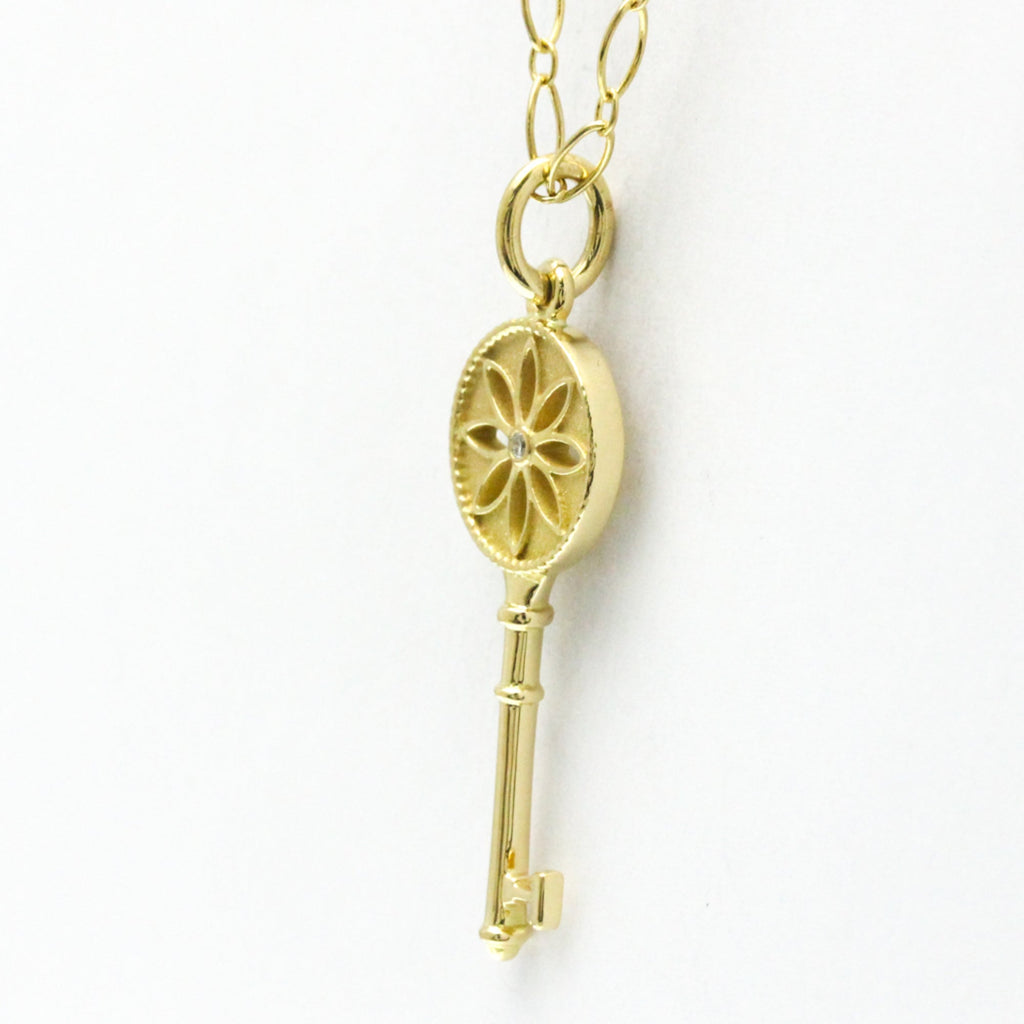 Daisy Key Pendant Necklace 18K Yellow Gold with Diamond