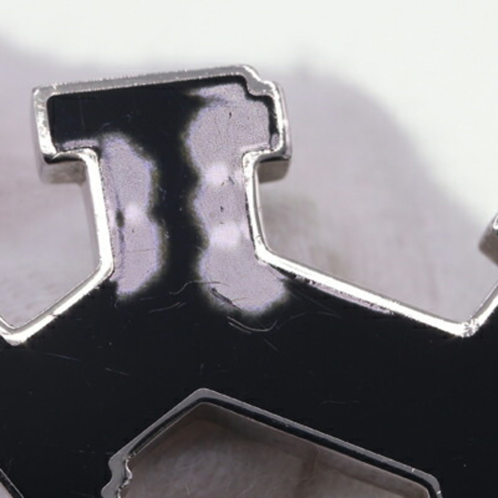 Pin Brooch Metal Black and Silver