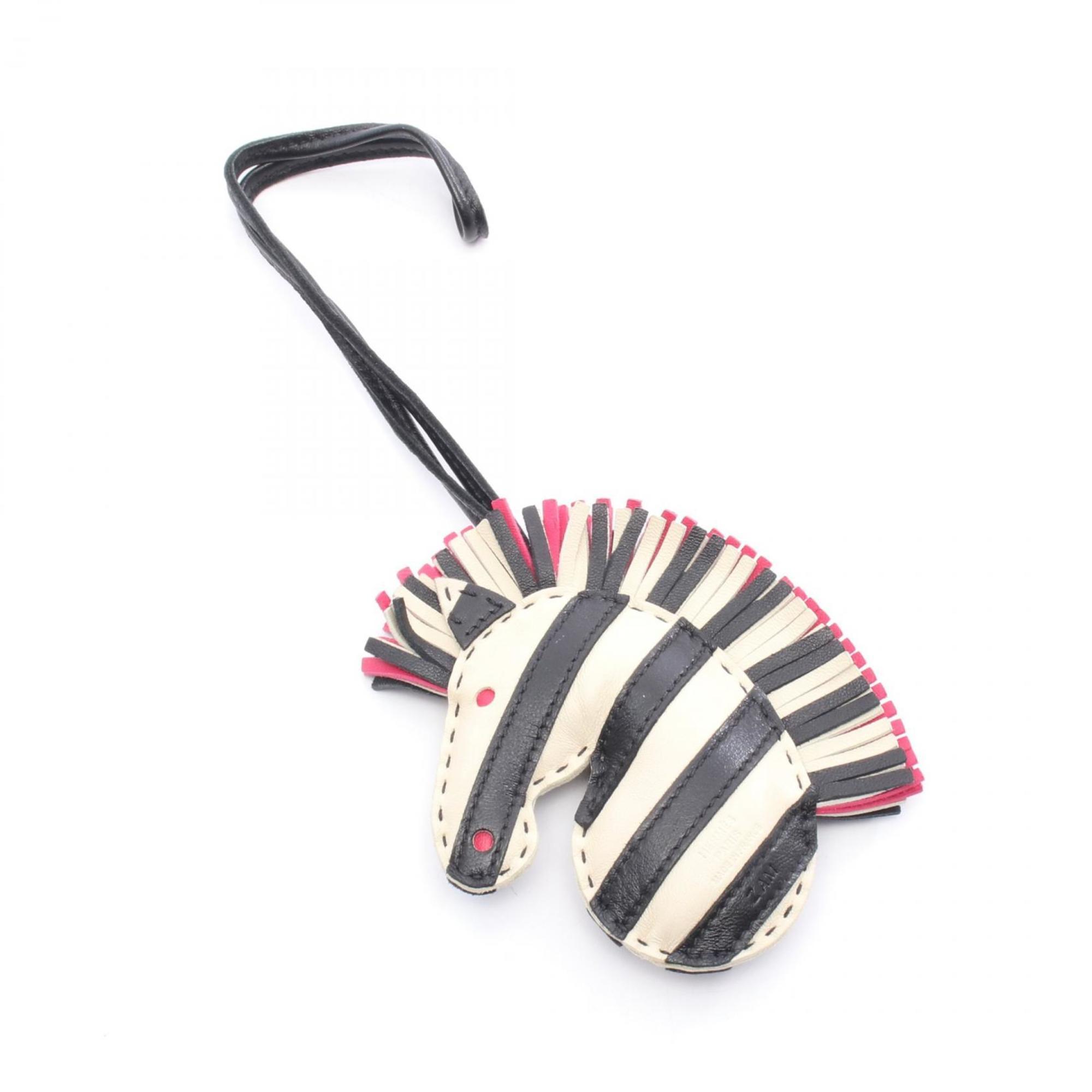 Charm Agneau Milo Leather Black and Ivory Handbag Charm