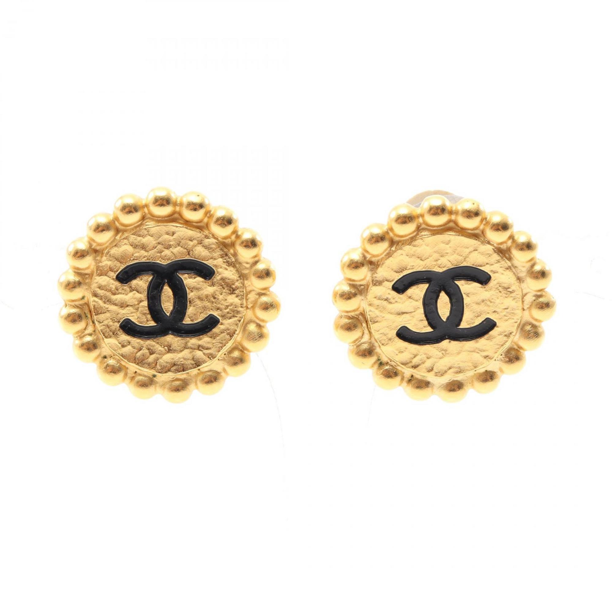 CC Logo Clip-On Earrings Metal Gold-Tone Metal