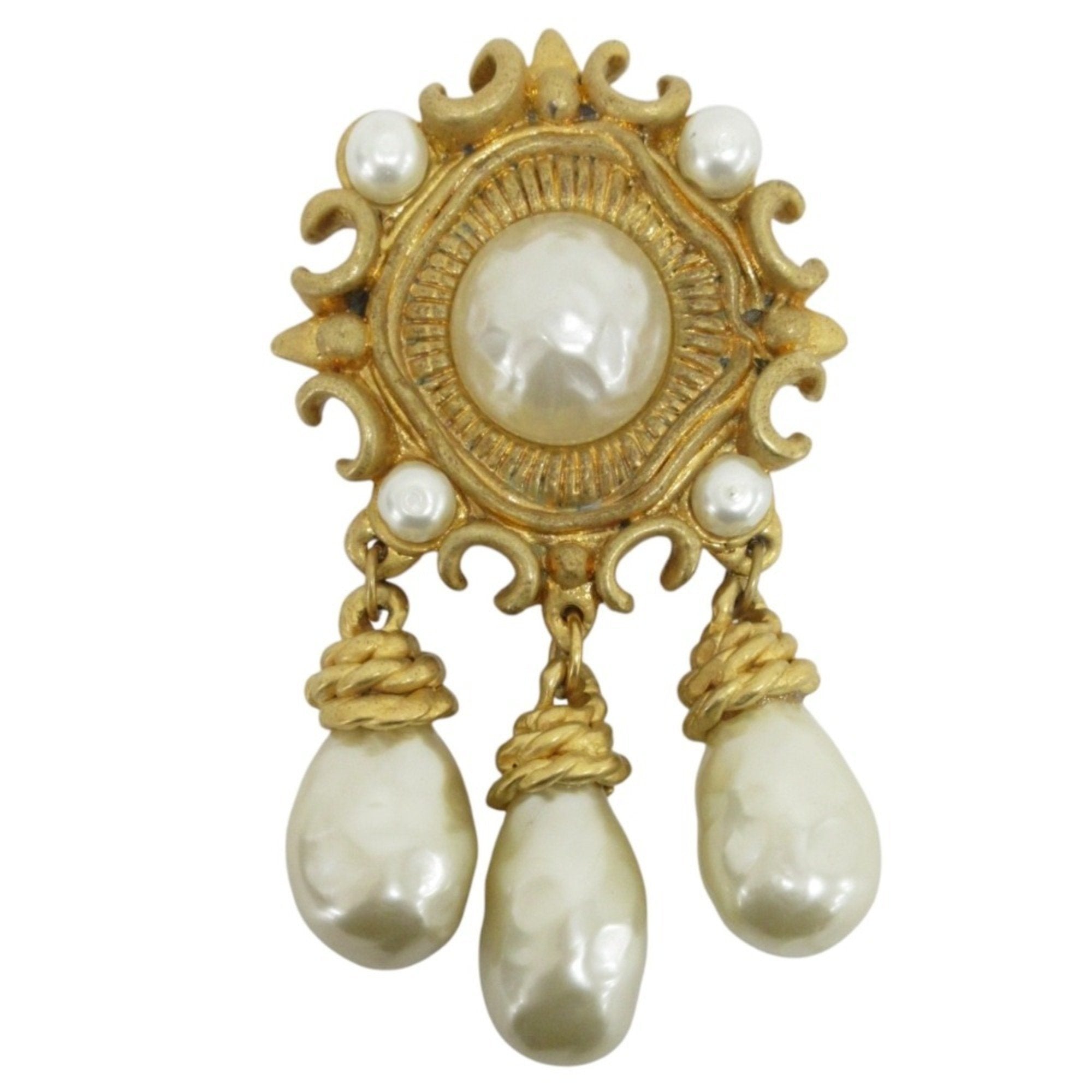 Vintage Brooch Metal Engraved 26 With Pearl