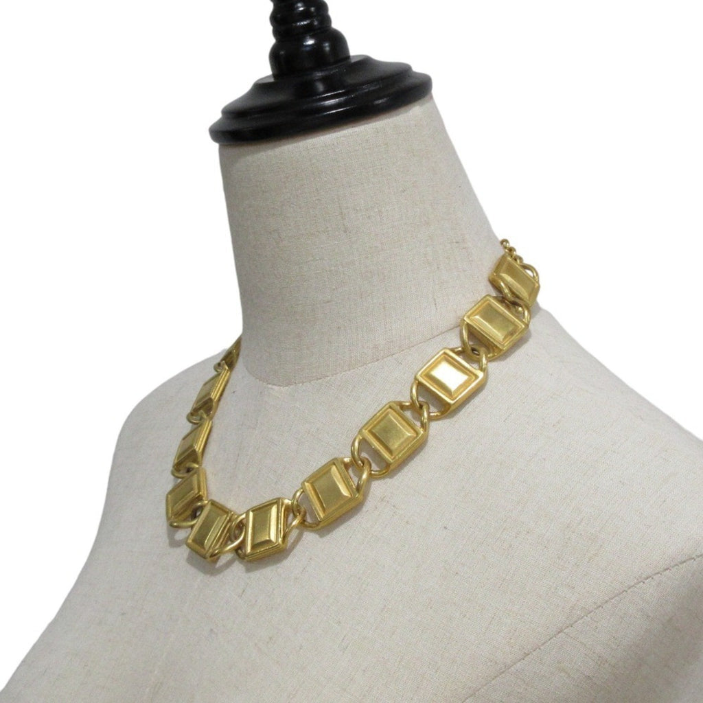 Vintage Pendant Necklace Gold