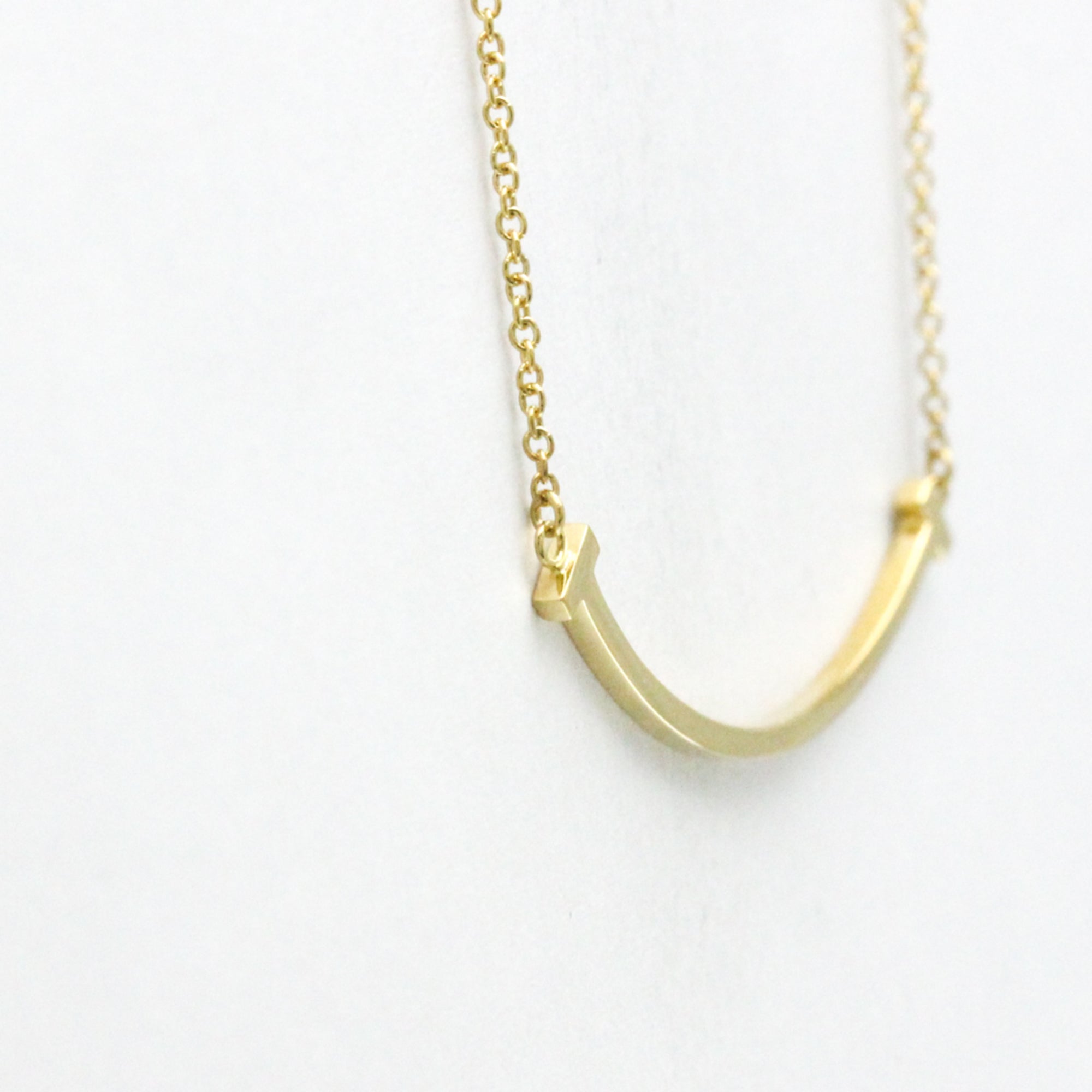 Smile Pendant Necklace 18K Yellow Gold