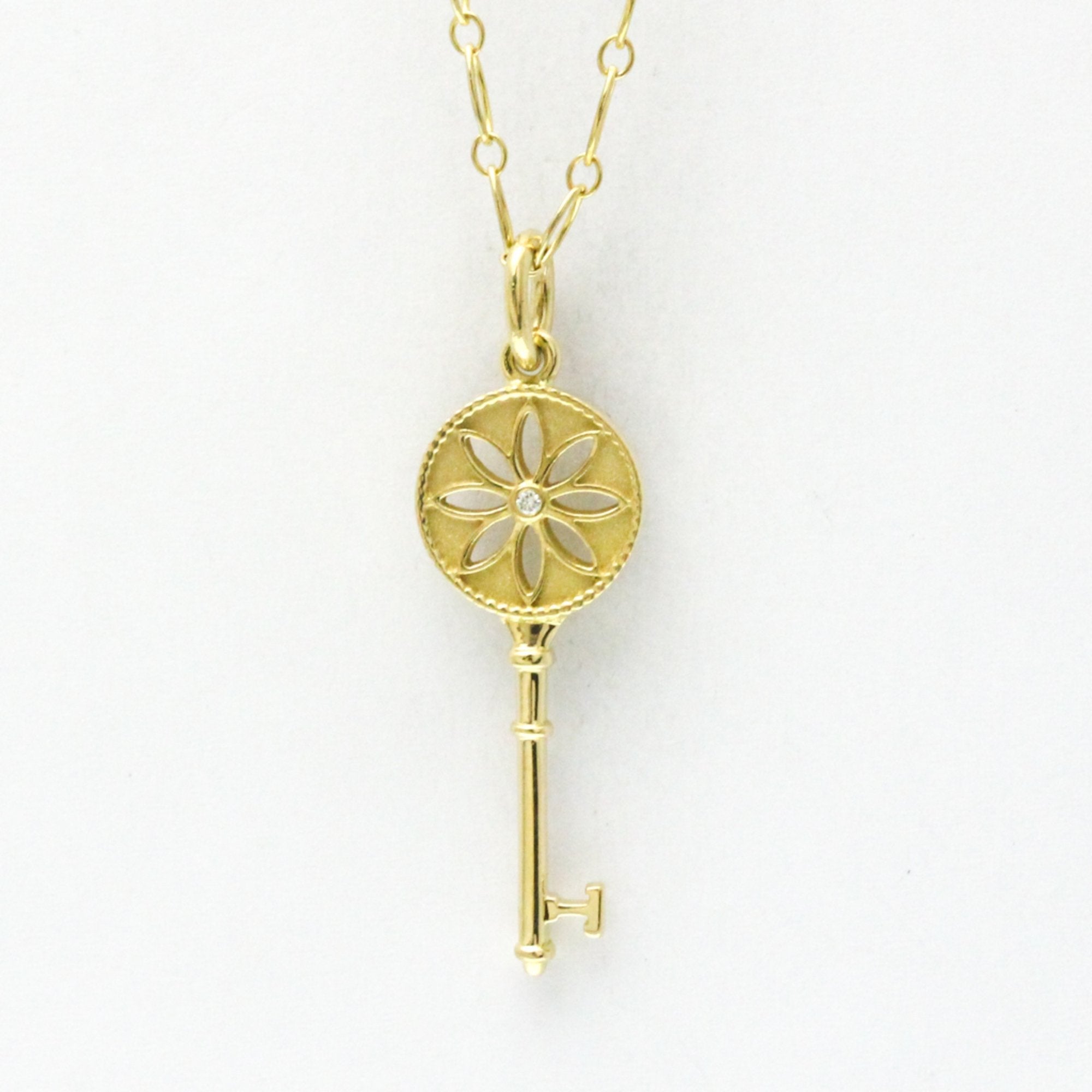 Daisy Key Pendant Necklace 18K Yellow Gold with Diamond