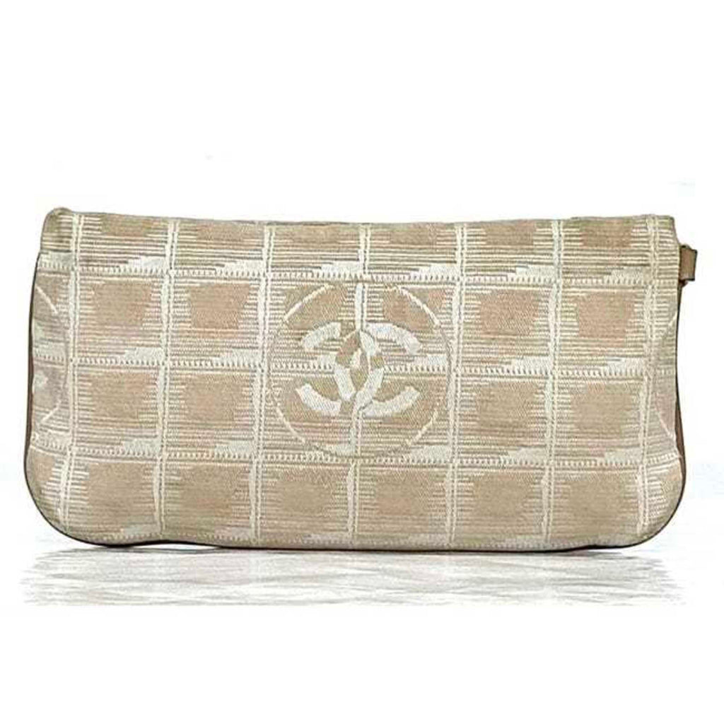 Travel Line Wallet on Chain Quilted Nylon