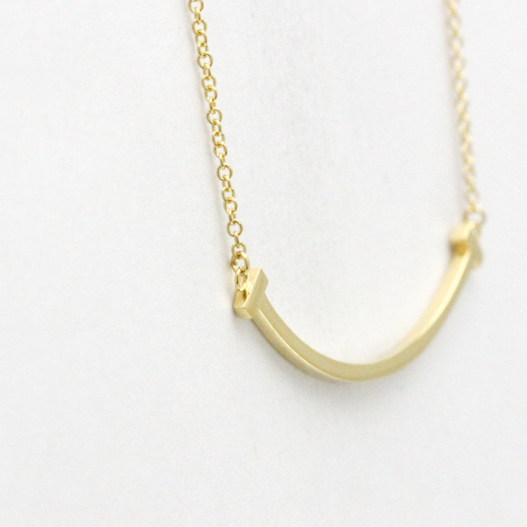 Smile Pendant Necklace 18K Yellow Gold