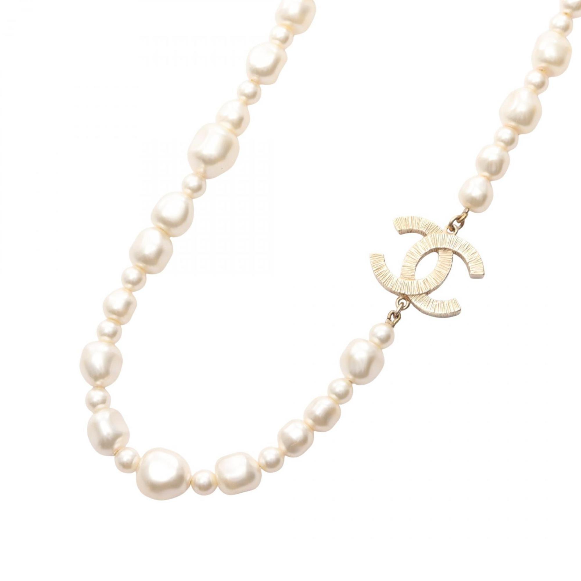 CC Logo Pendant Necklace Metal