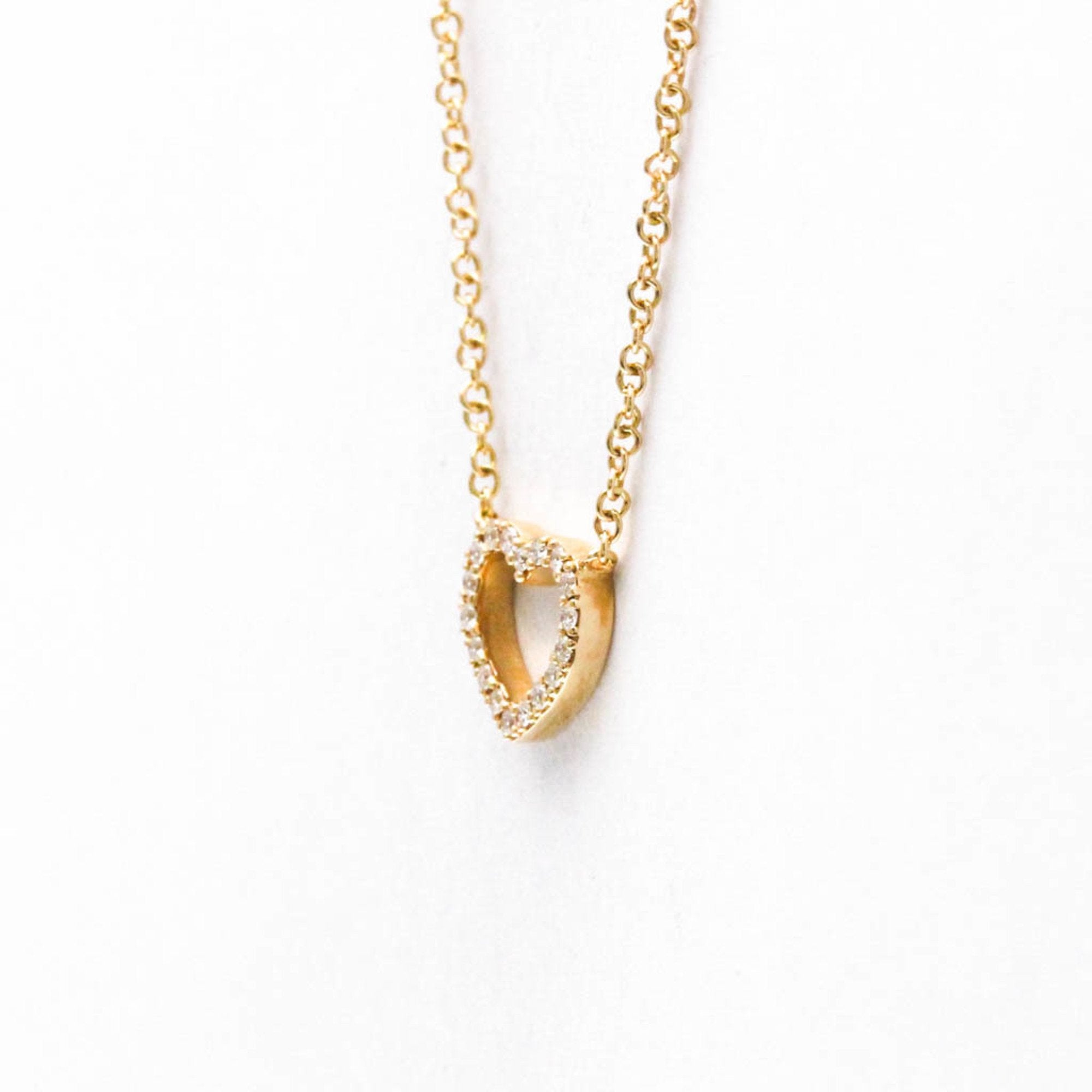Sentimental Heart Pendant Necklace 18K Rose Gold with Diamond