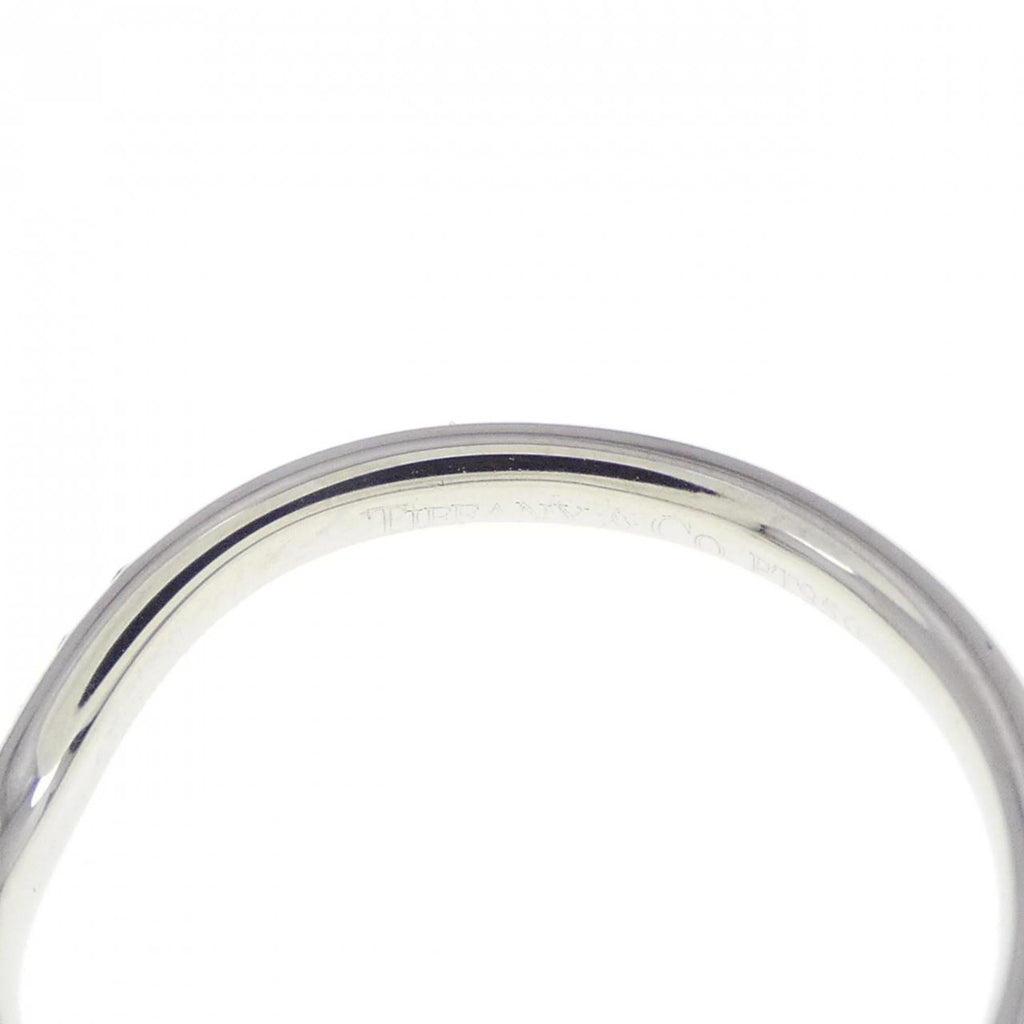 Curved Ring with Diamond