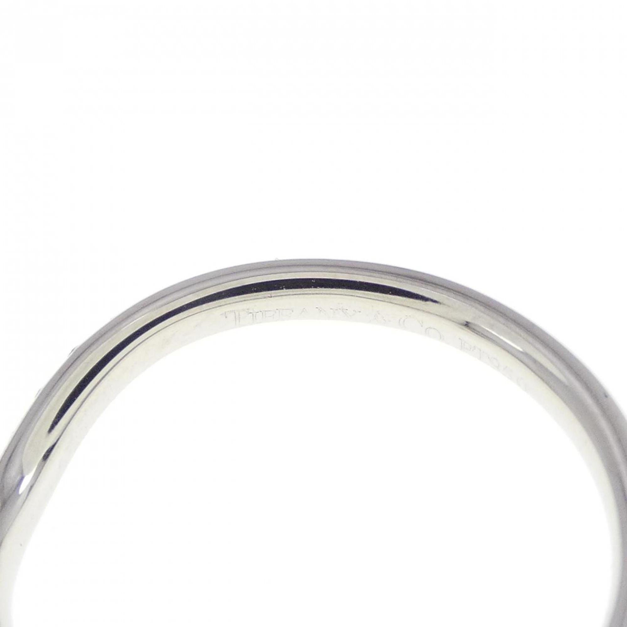 Curved Ring with Diamond