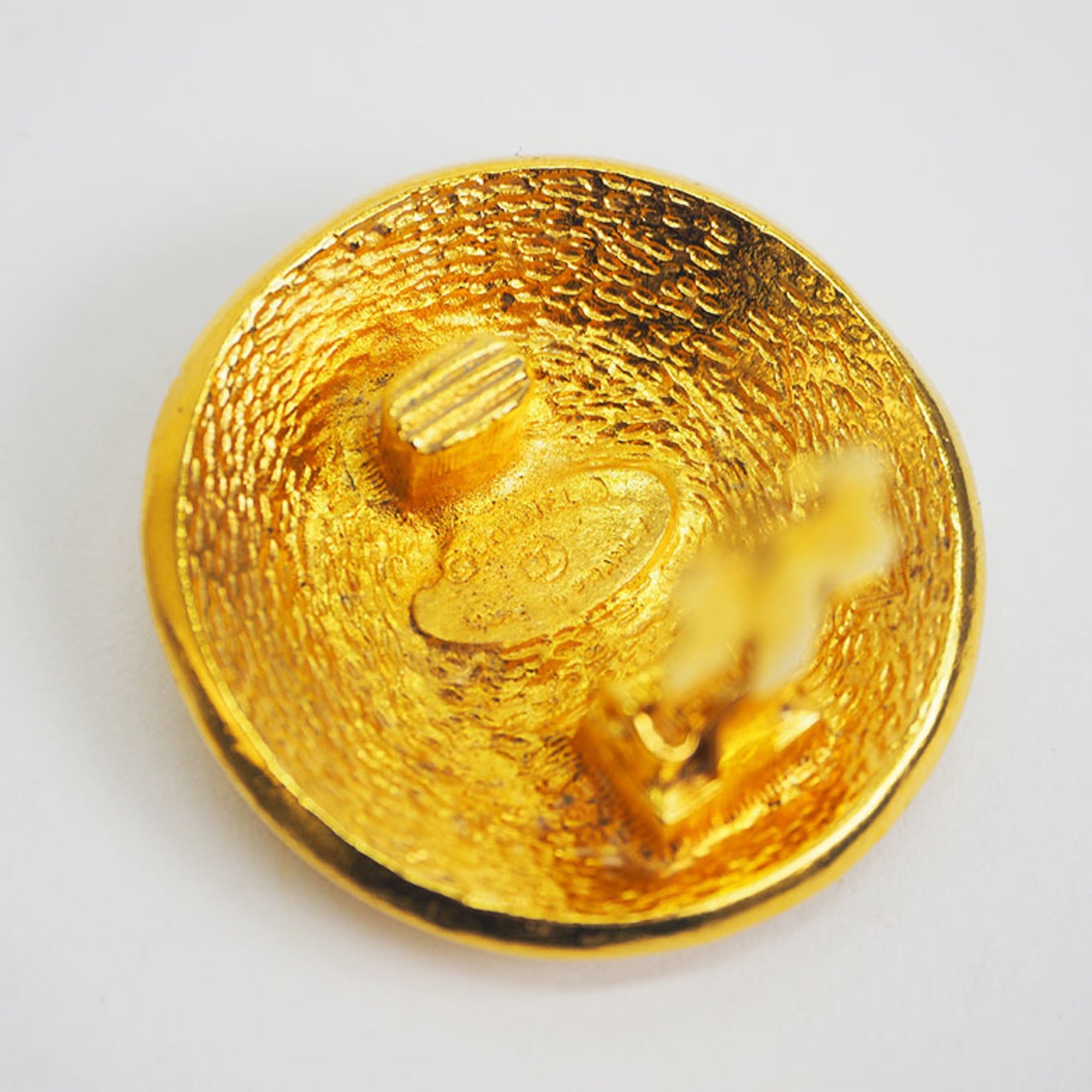 Vintage Clip-On Earrings Clip-On Gold-Tone Metal