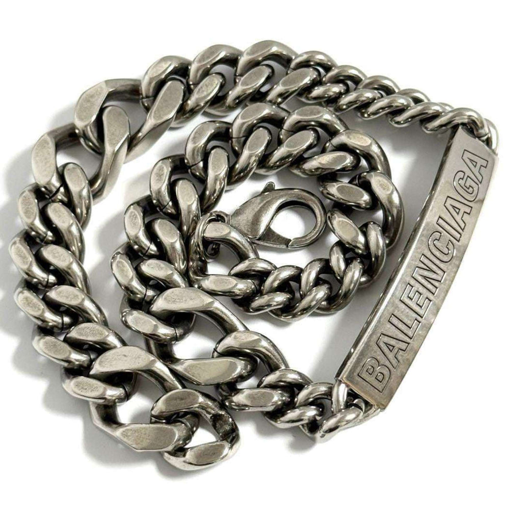 Plate Twist Pendant Necklace Metal