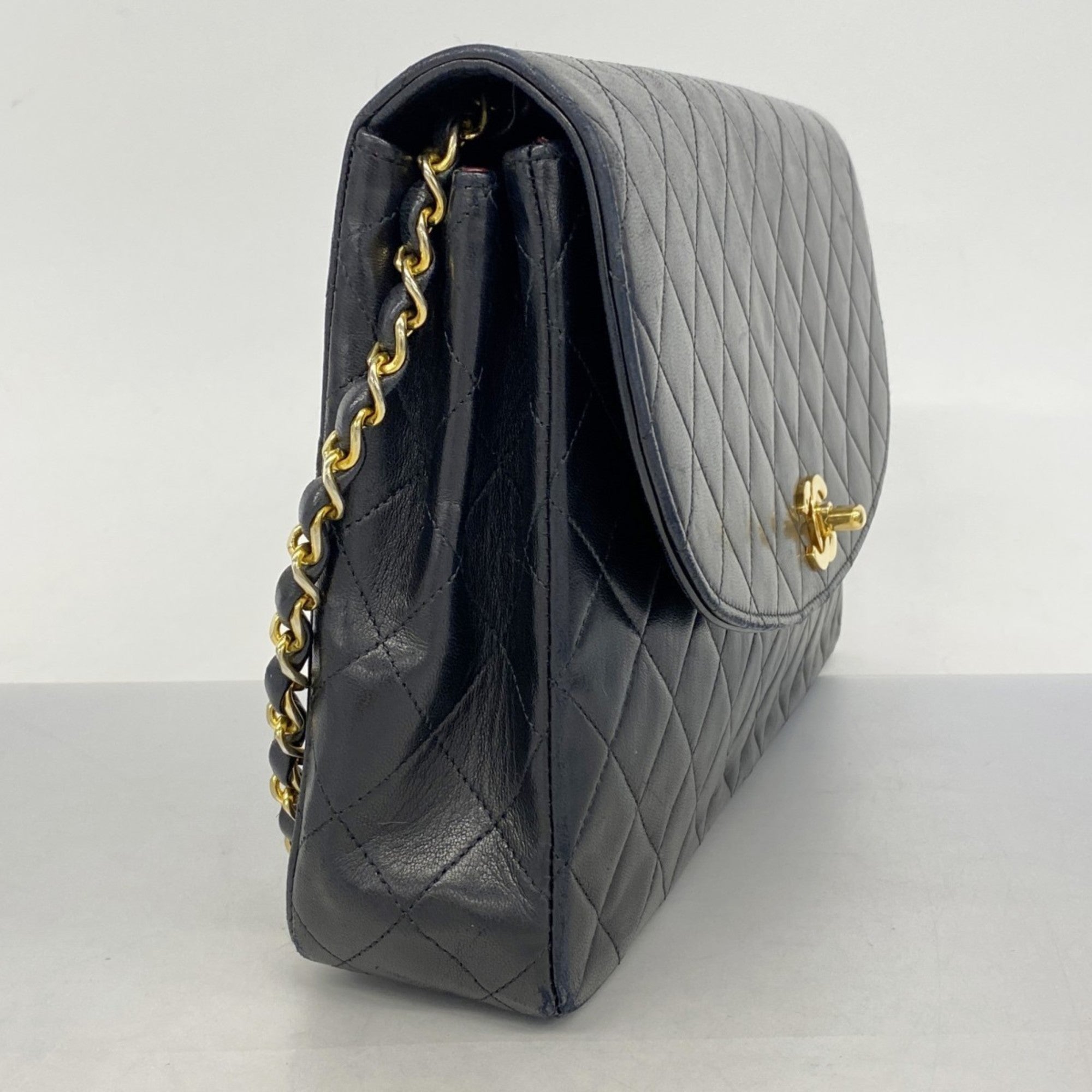 Vintage Round Flap Bag Quilted Lambskin Medium