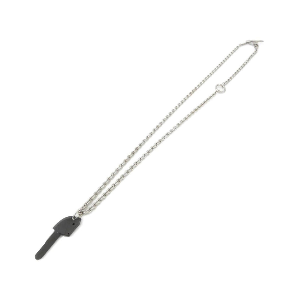 Cle Cheval Pendant Necklace Black and Silver