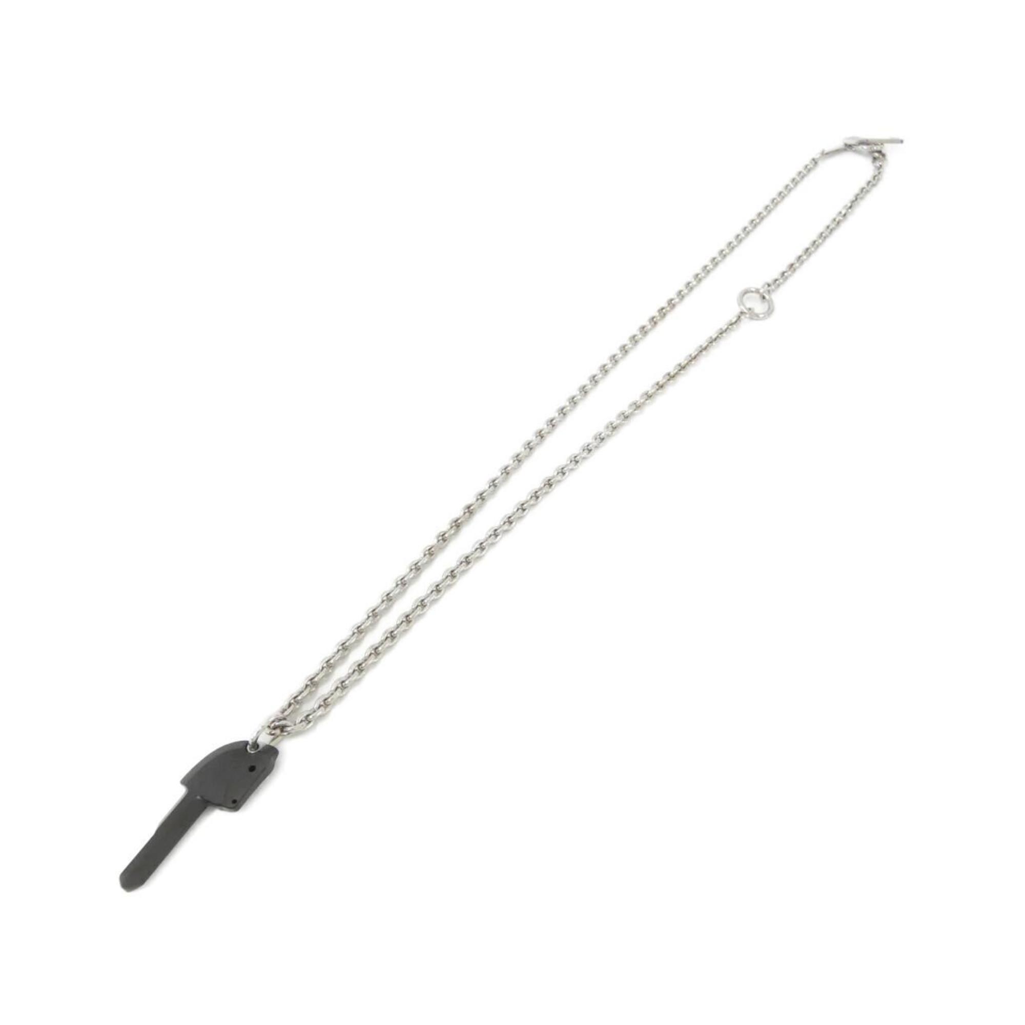 Cle Cheval Pendant Necklace Black and Silver