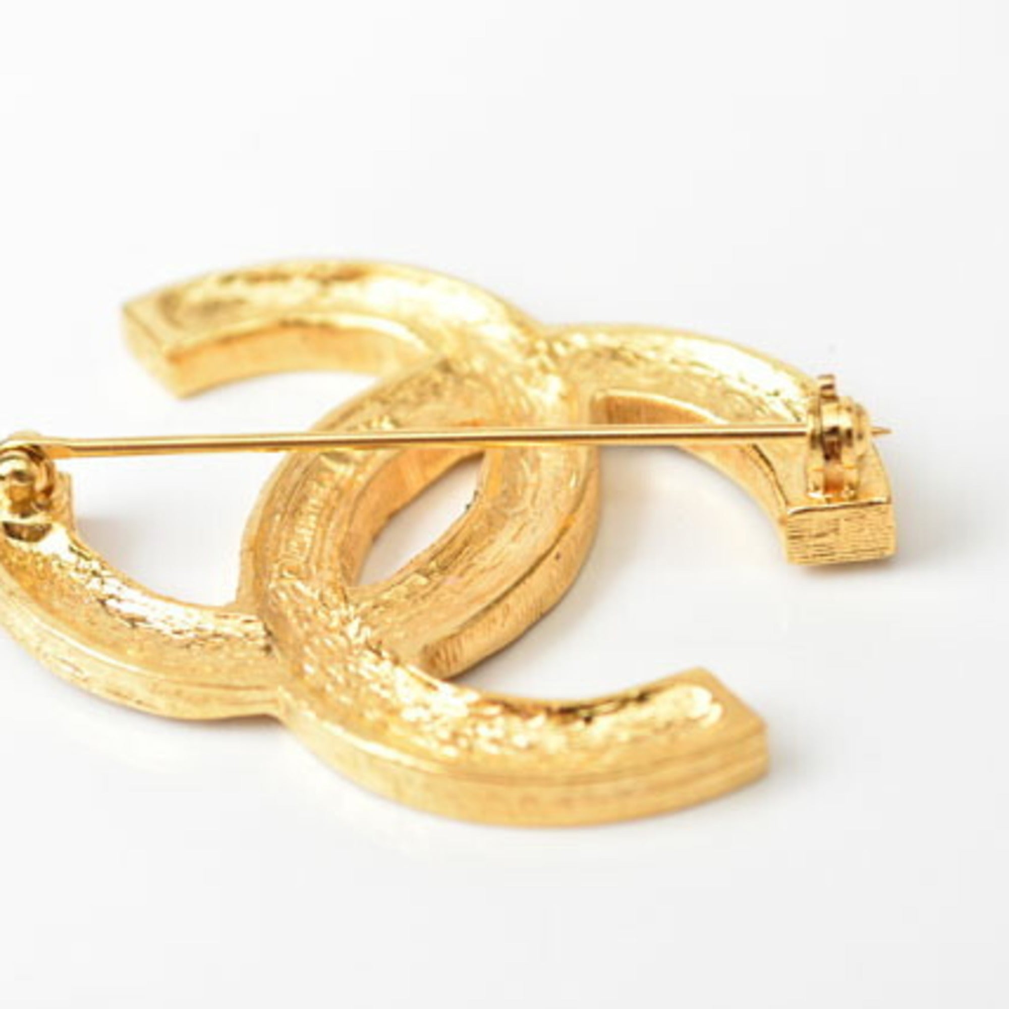 Brooch Pin Metal Gold With Rhinestone
