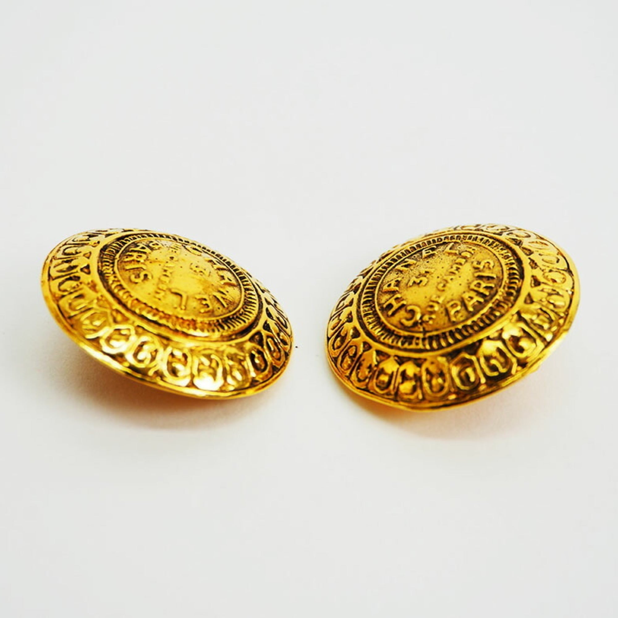 Vintage Clip-On Earrings Clip-On Gold-Tone Metal