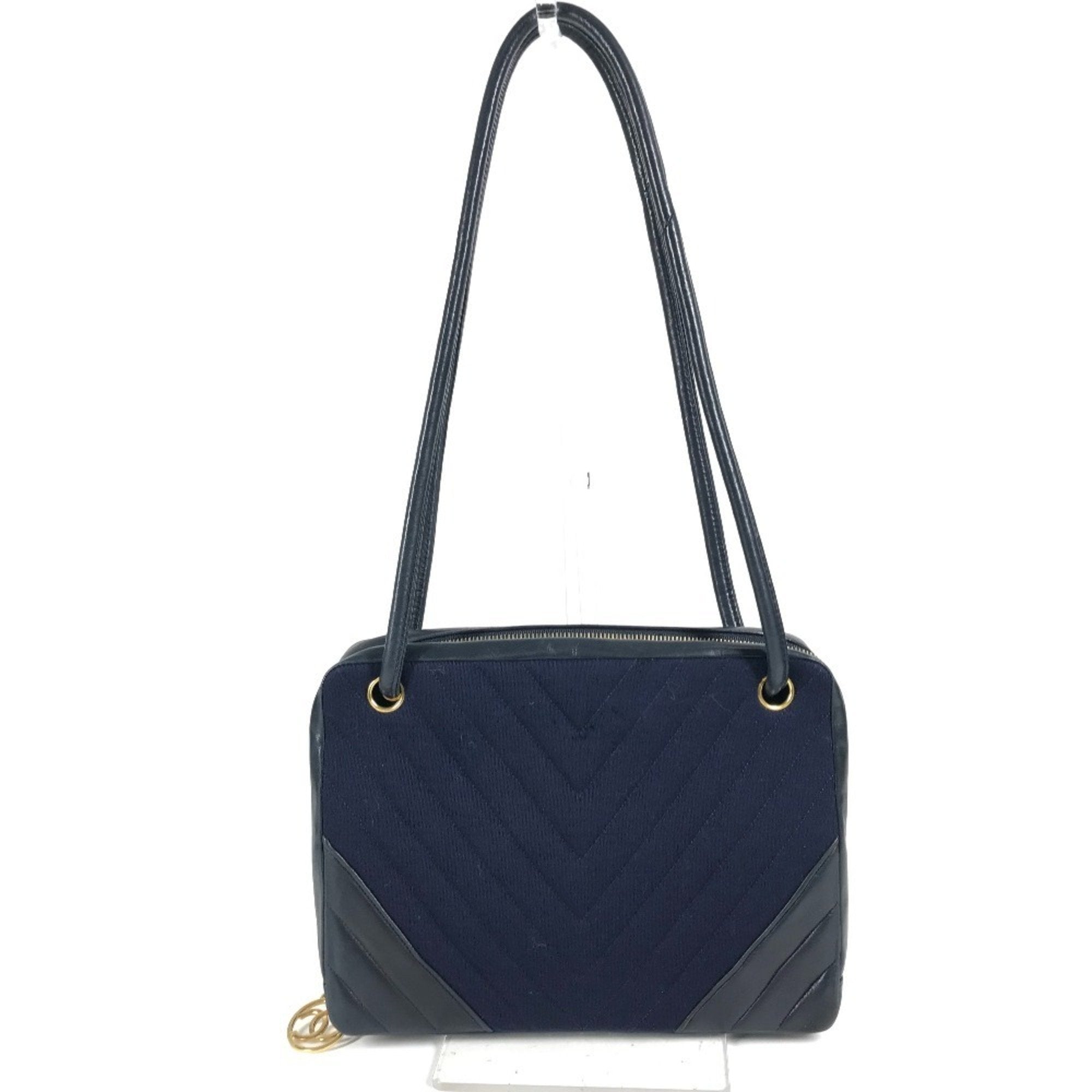 Vintage Zip Shoulder Bag Chevron Caviar Medium