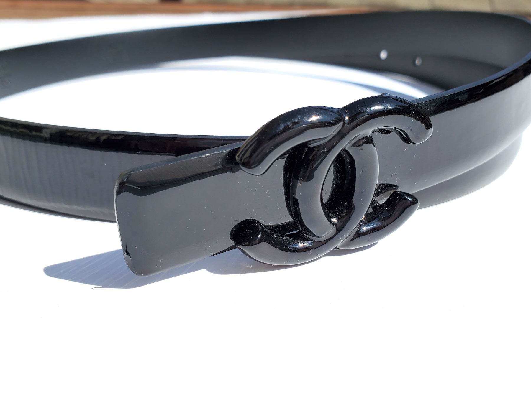Chanel 2015 So Black Lacquered Patent Skinny CC Logo Belt 90