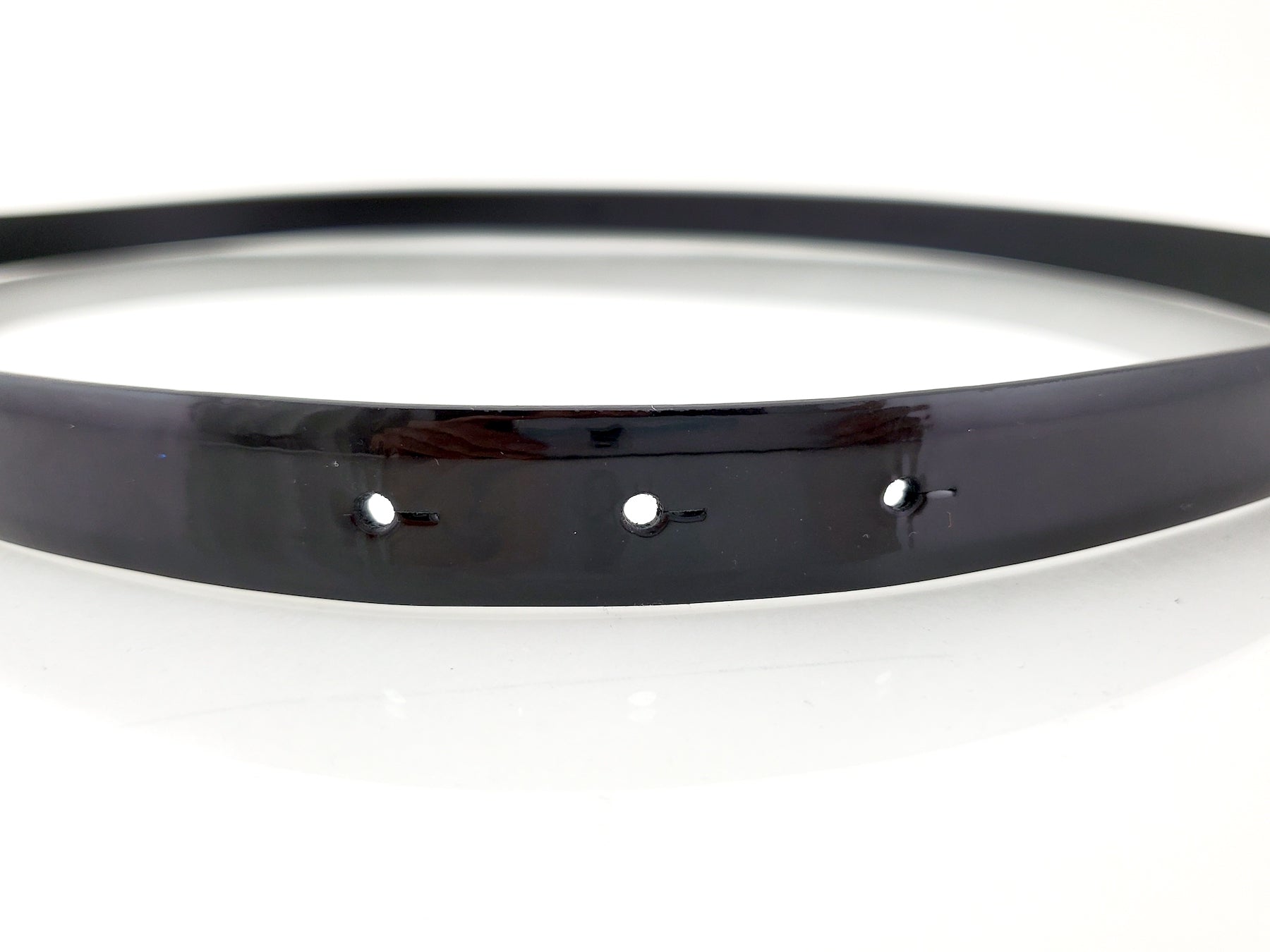 Chanel 2015 So Black Lacquered Patent Skinny CC Logo Belt 90
