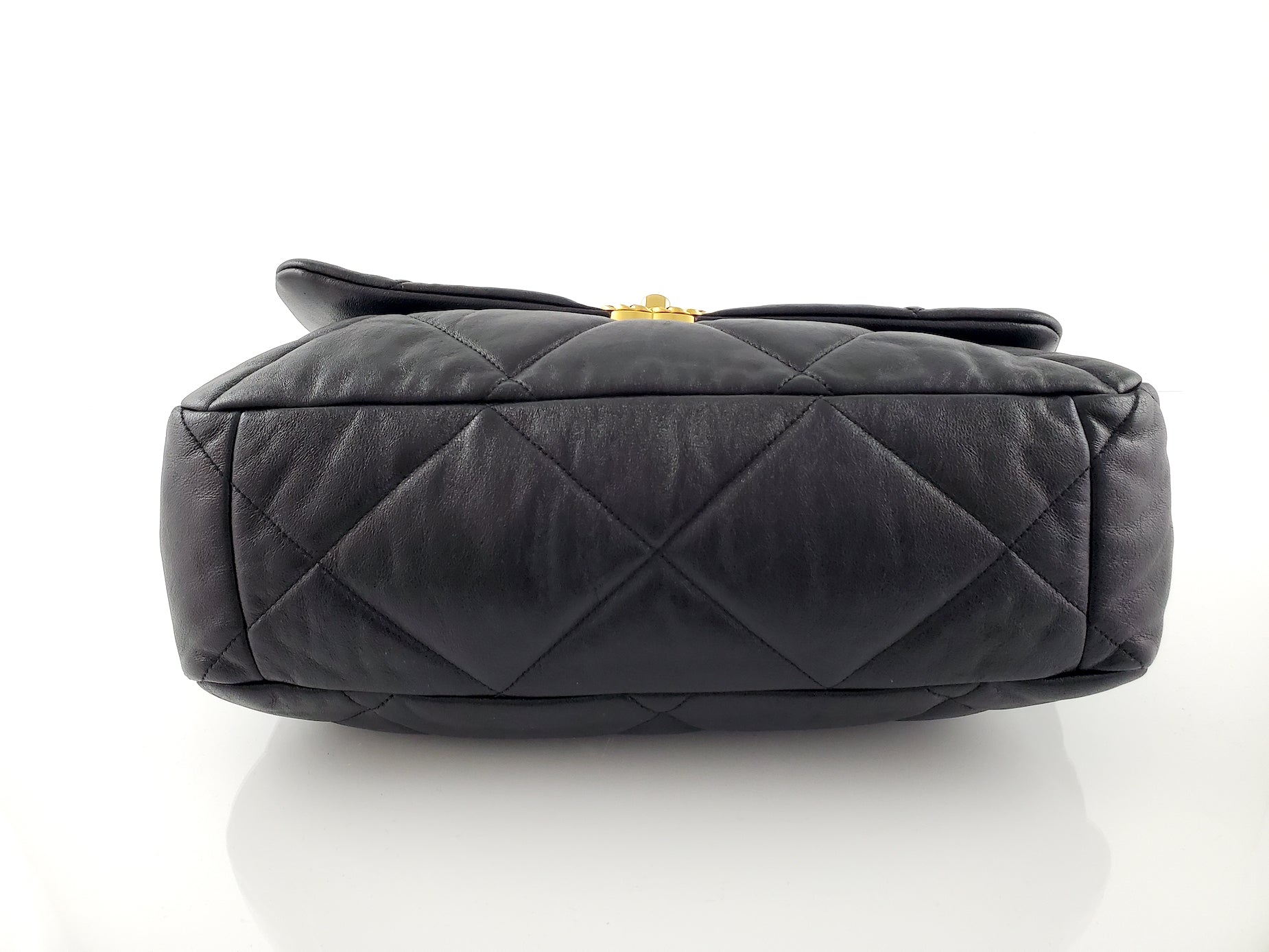 CHANEL 19 Maxi Goatskin Quilted 2020 Chain Shoulder Bag