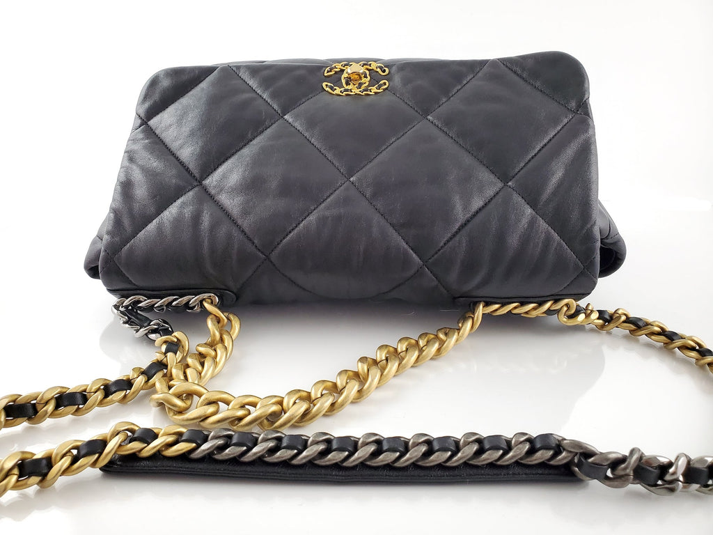 CHANEL 19 Maxi Goatskin Quilted 2020 Chain Shoulder Bag