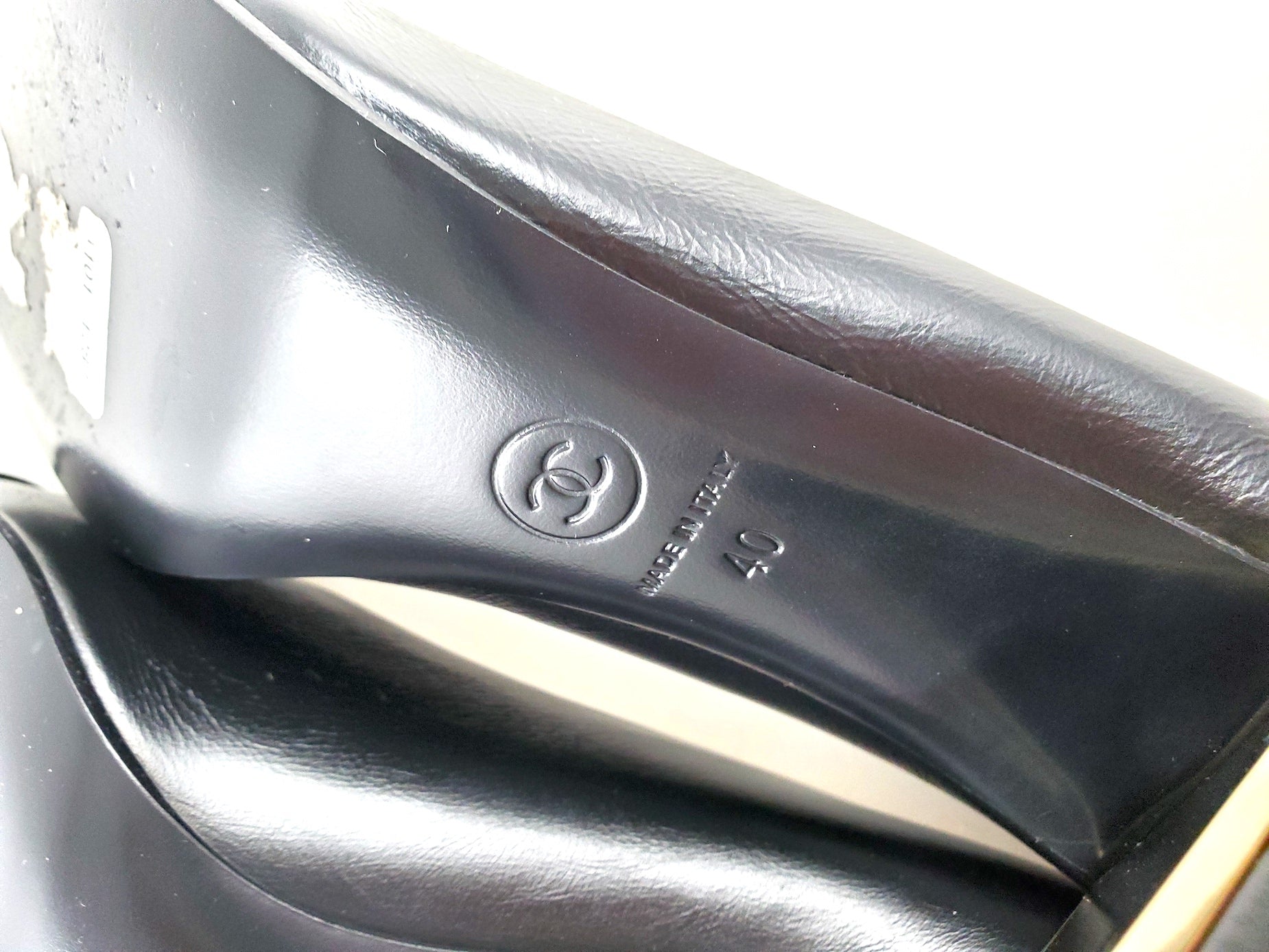 CHANEL CC Logo Round Toe Pumps 40